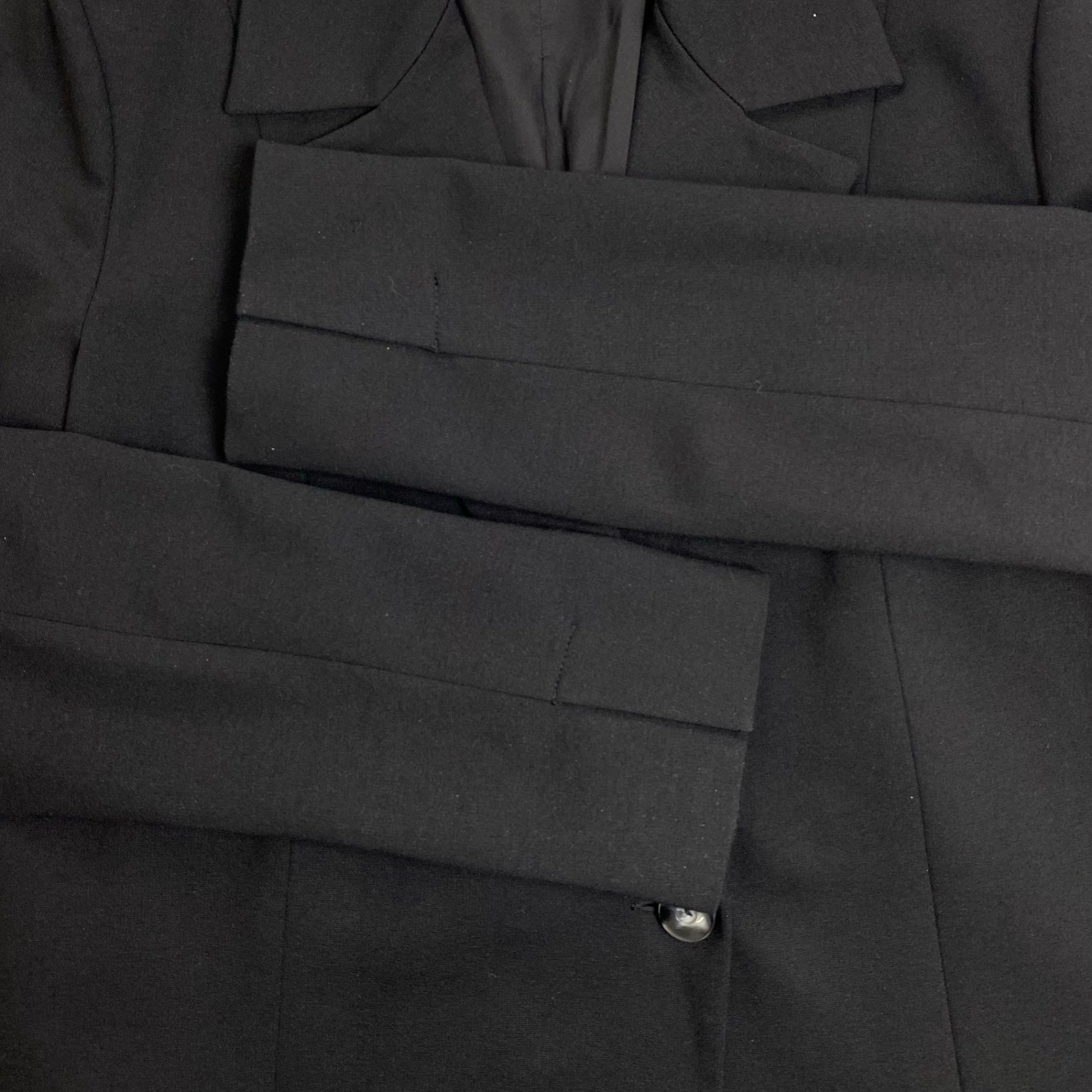 LIVIANA CONTI / ボックスシルエット ジャケット ブラック 参考定価：50,000程度 SIZE:44