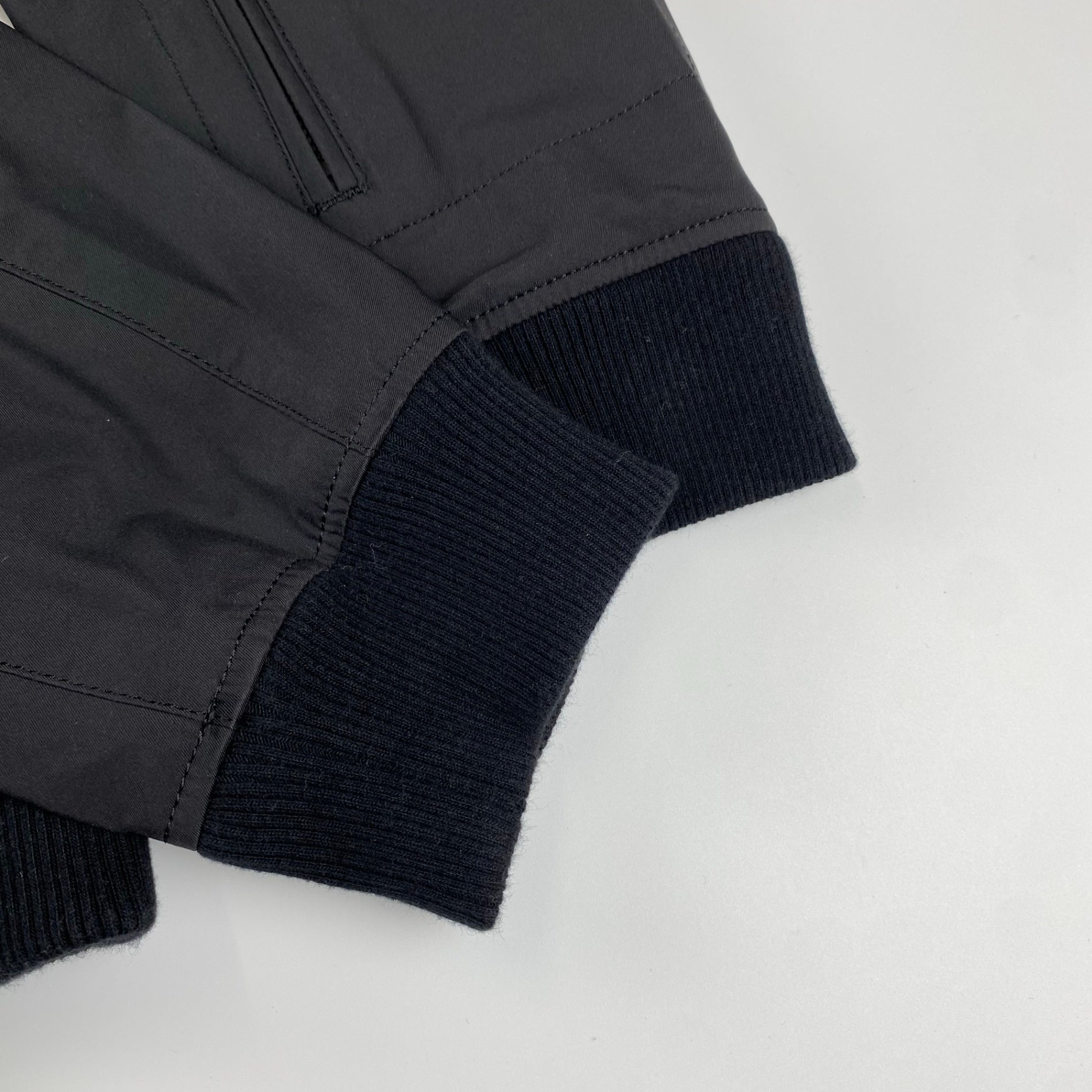 uniform experience ユニフォーム エクスペリメント / スウィングトップ 背面ヨークデザイン 裏地チェック柄 参考定価：40,000程度 SIZE: