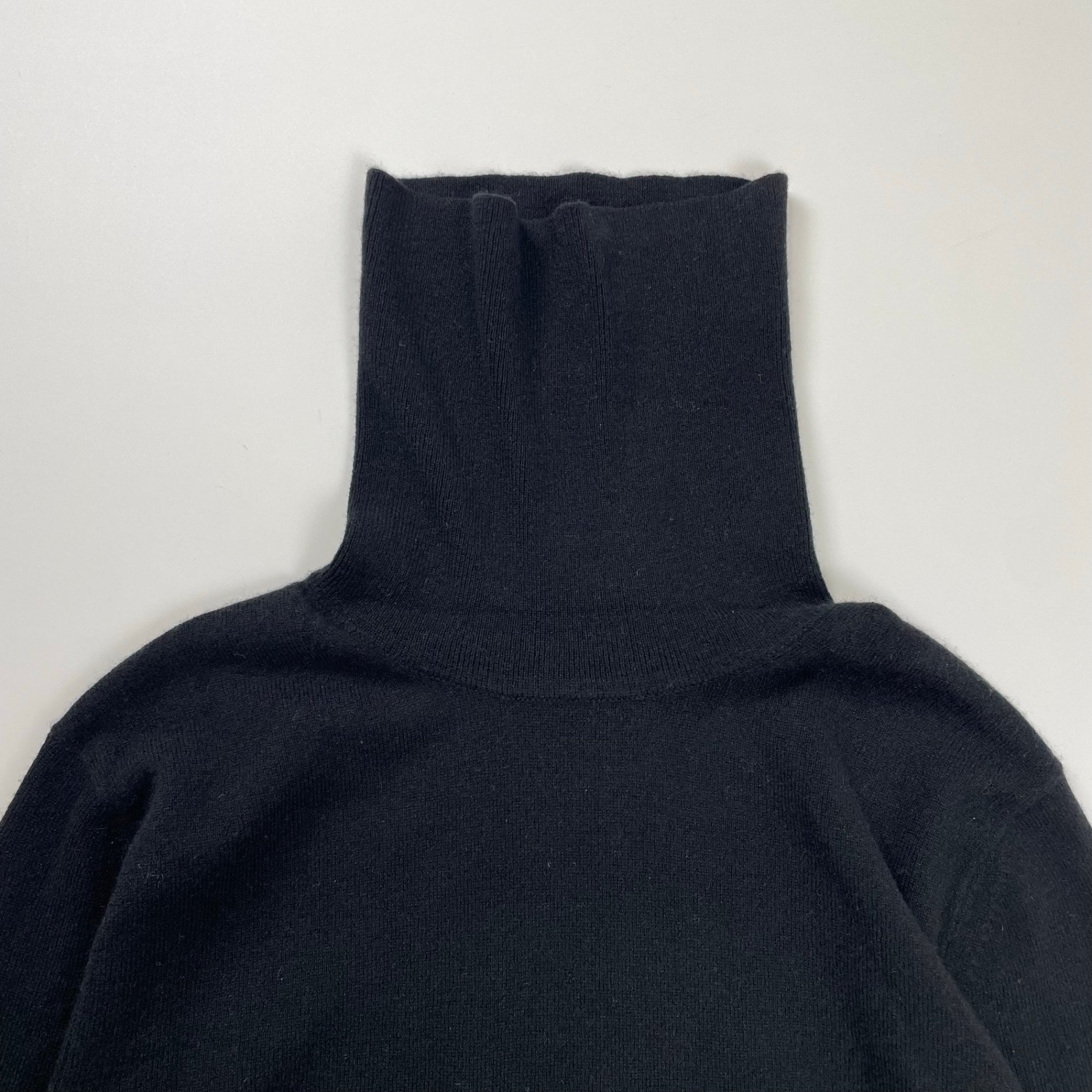 PICEA ピセア / 14GG High Neck ベビーカシミヤ100％ ブラック 21H18 極美品 参考定価：51,000+tax SIZE:02