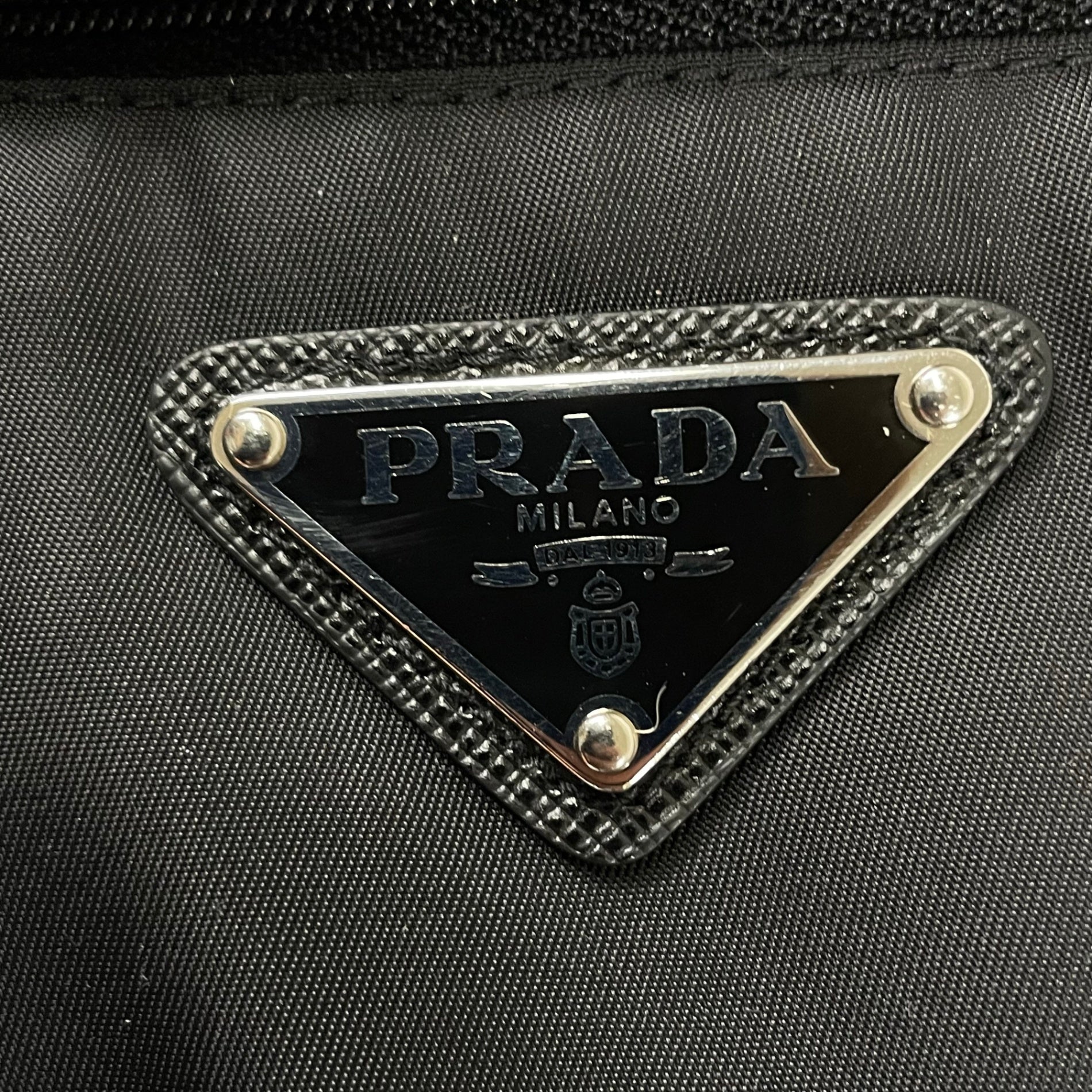 PRADA プラダ / RE- NYLON ダウンコート コヨーテファー ロップイヤー 参考定価：400,000程度 SIZE:M