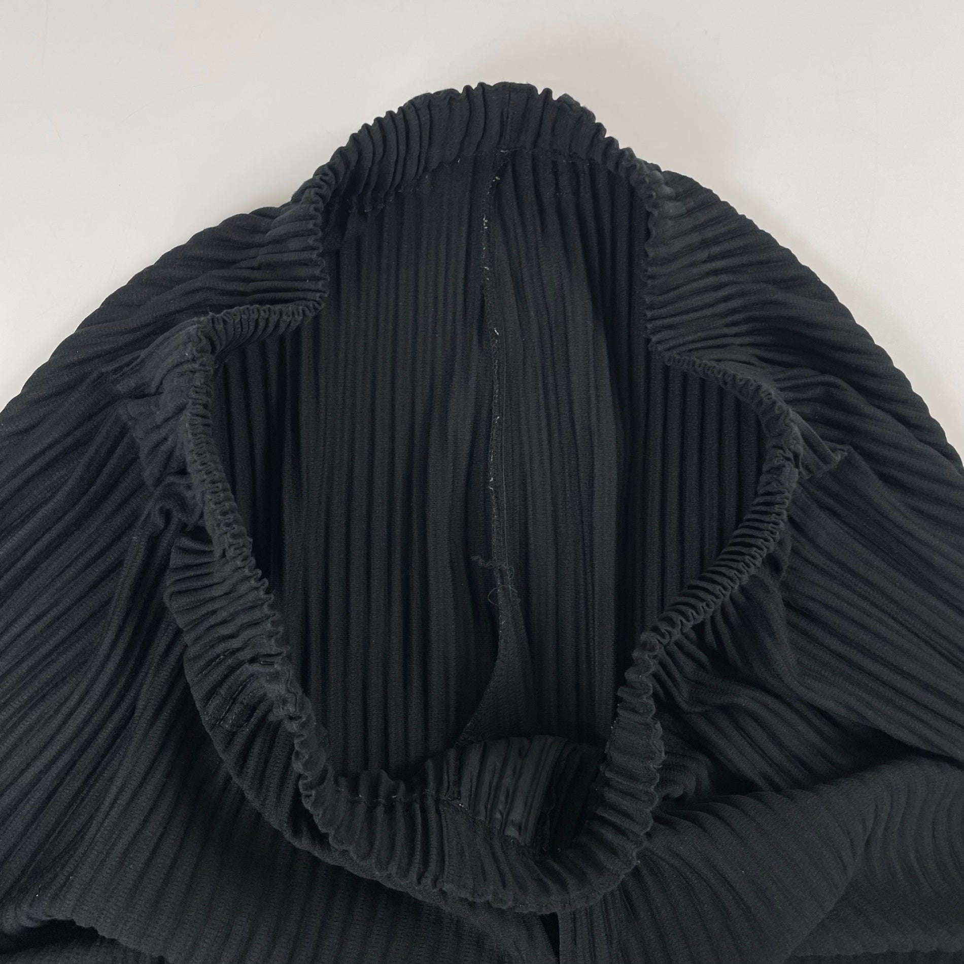 HOMME PLISSE ISSEY MIYAKE / 23年 7分丈プリーツワイドパンツ ブラック SIZE：3