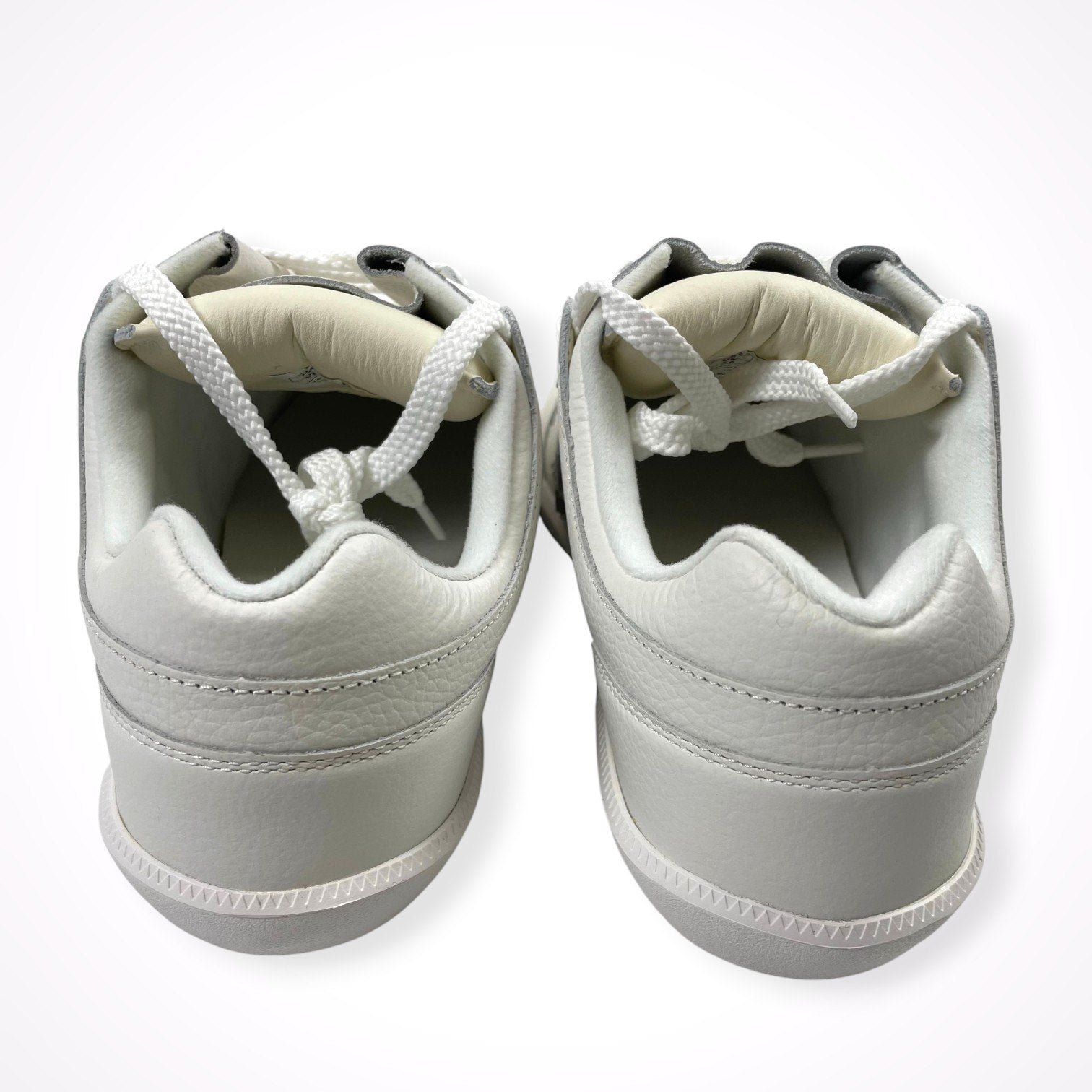 via SANGACIO ヴィア・サンガチオ / ”COM WHITE” スニーカー 未使用品 箱付 参考定価：23,000 SIZE:26cm