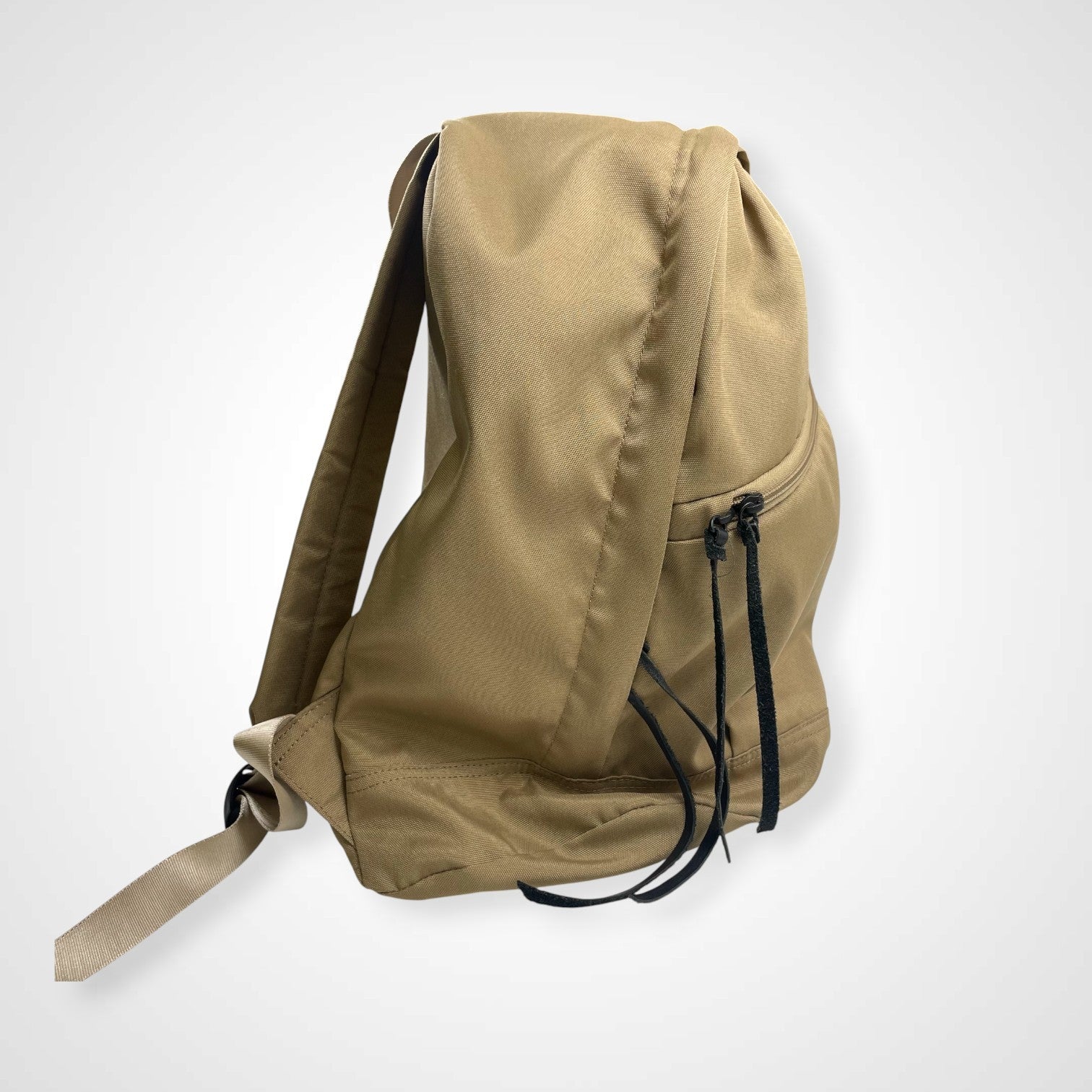 hobo ホーボー / カウレザーチャームデイパック ベージュ 参考定価：22,000程度