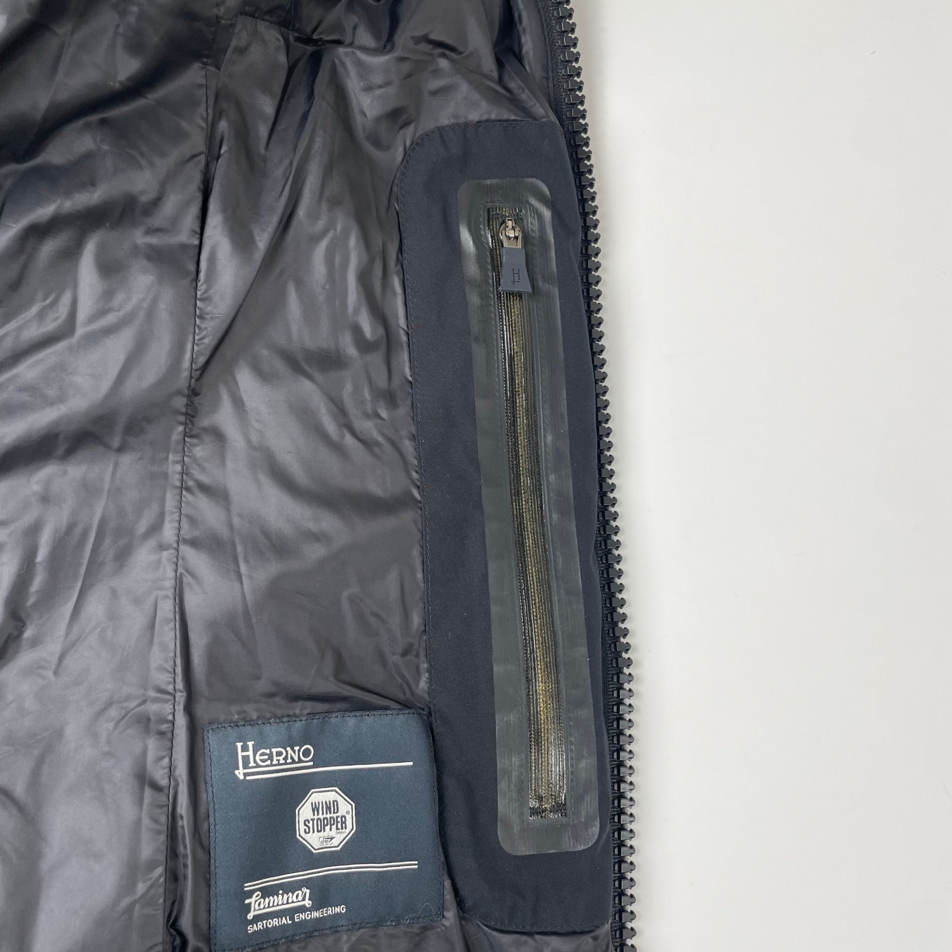 HERNO LAMINAR ヘルノ ラミナーシリーズ / 2WAYダウンコート ブラック 参考定価：150,000程度 SIZE:42