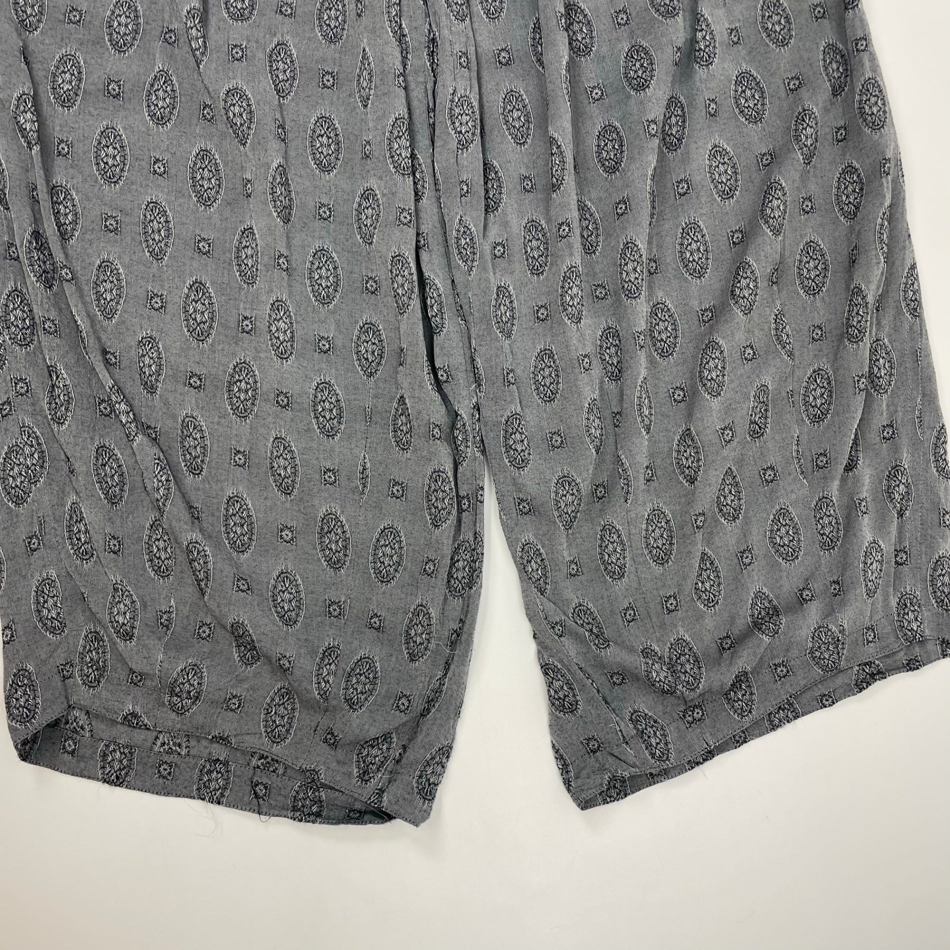 needles ニードルズ / レーヨンシルクH.D.Pant 参考定価：35,000程度 SIZE:2