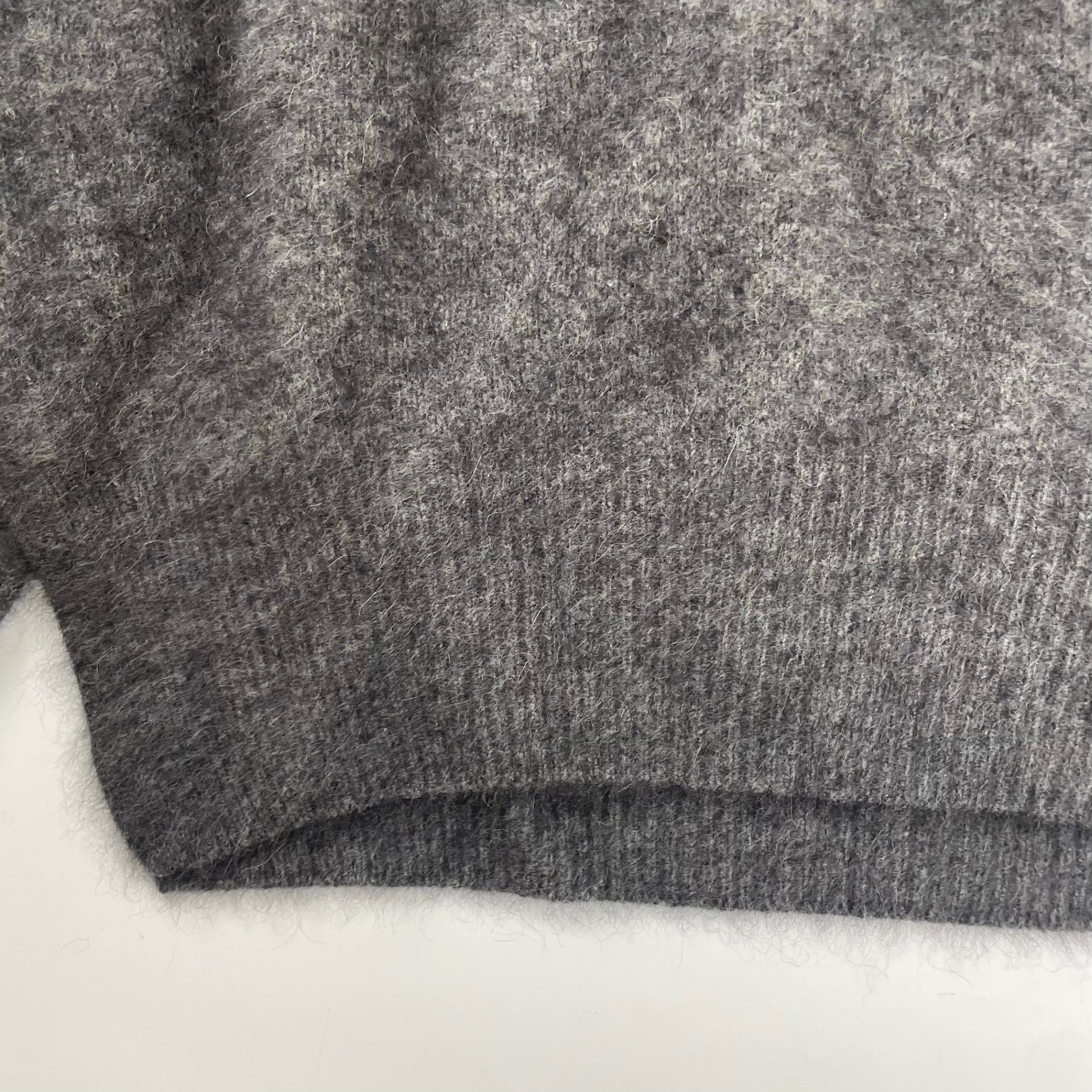 Lui's ルイス / チャイニーズラクーンタートルネック 参考定価：18,000程度 SIZE:FREE