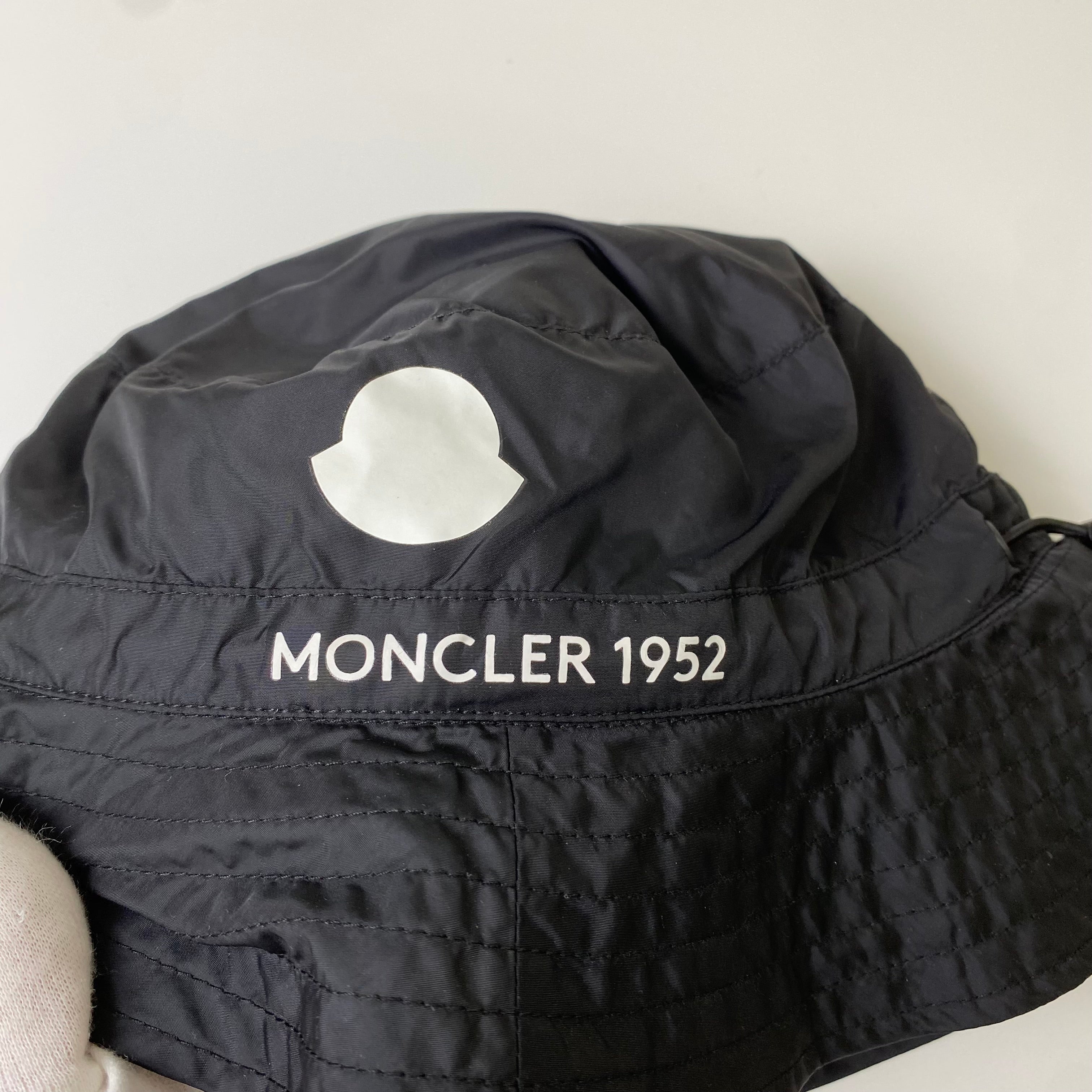 【未使用】MONCLER 1952 Nylon Bucket Hat  SIZE:XL