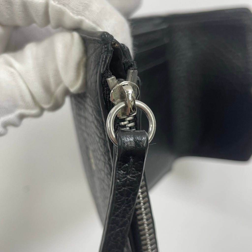 PRADA / 三角プレート 2つ折りサフィアーノウォレット 極美品 参考定価：90,000+tax