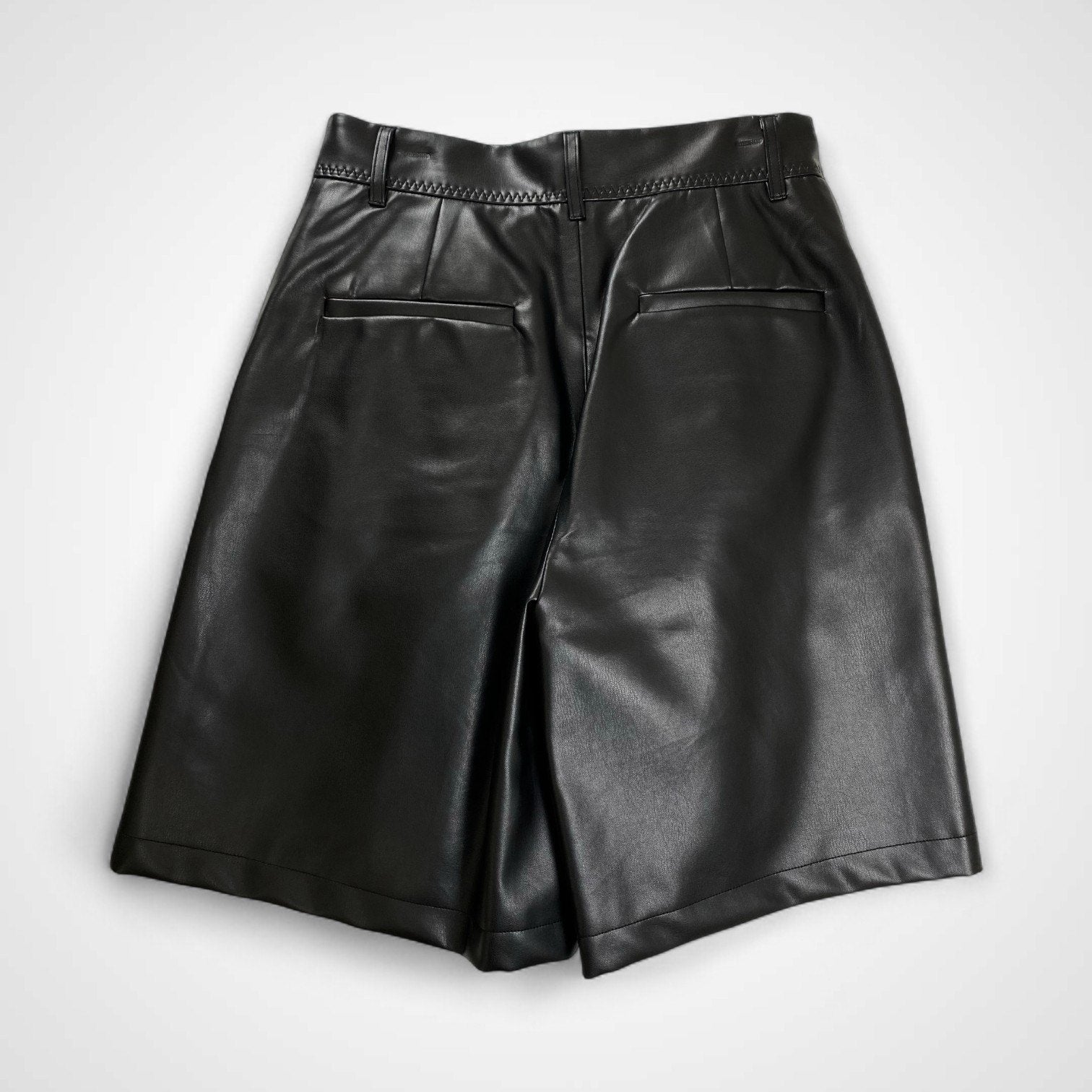 JOURNAL STANDARD ジャーナルスタンダード / フェイクレザー2タックハーフパンツ 25SS 参考定価：15,000程度 SIZE:38(M程度)