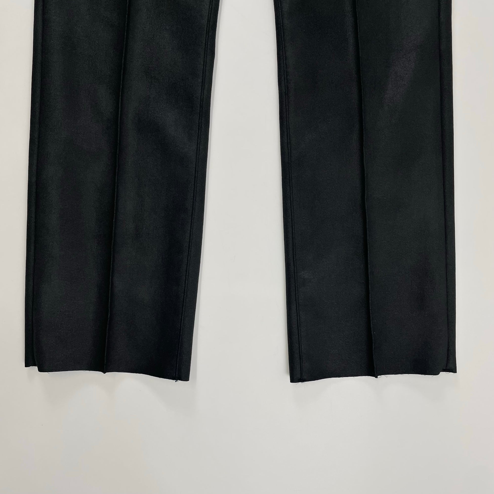 Product Twelve / ウルトラスエード センターシームパンツ 参考定価：45,000+tax SIZE：1