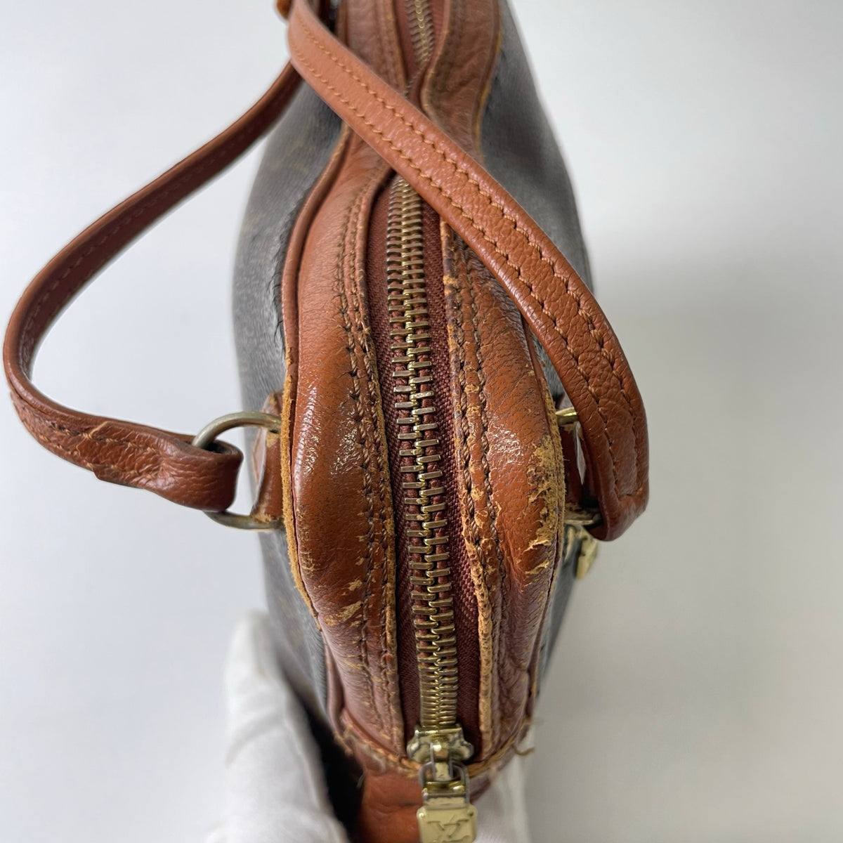 LOUIS VUITTON / モノグラム セカンドバッグ サックスポーツ