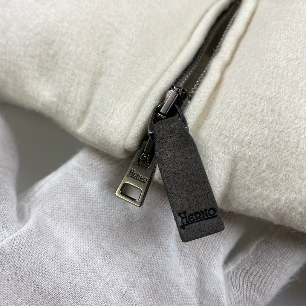 【美品】 HERNO ヘルノ / シルクカシミヤ ダウンべスト 裾ドローコード SIZE:50（XL程度）