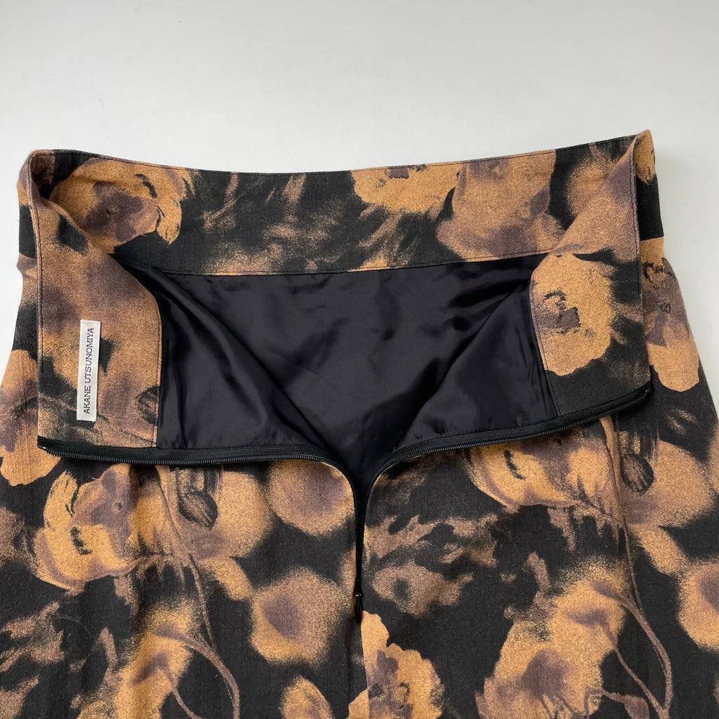 AKANE UTSUNOMIYA / フラワーパターンロングスカート 参考定価：49,000+tax SIZE:38