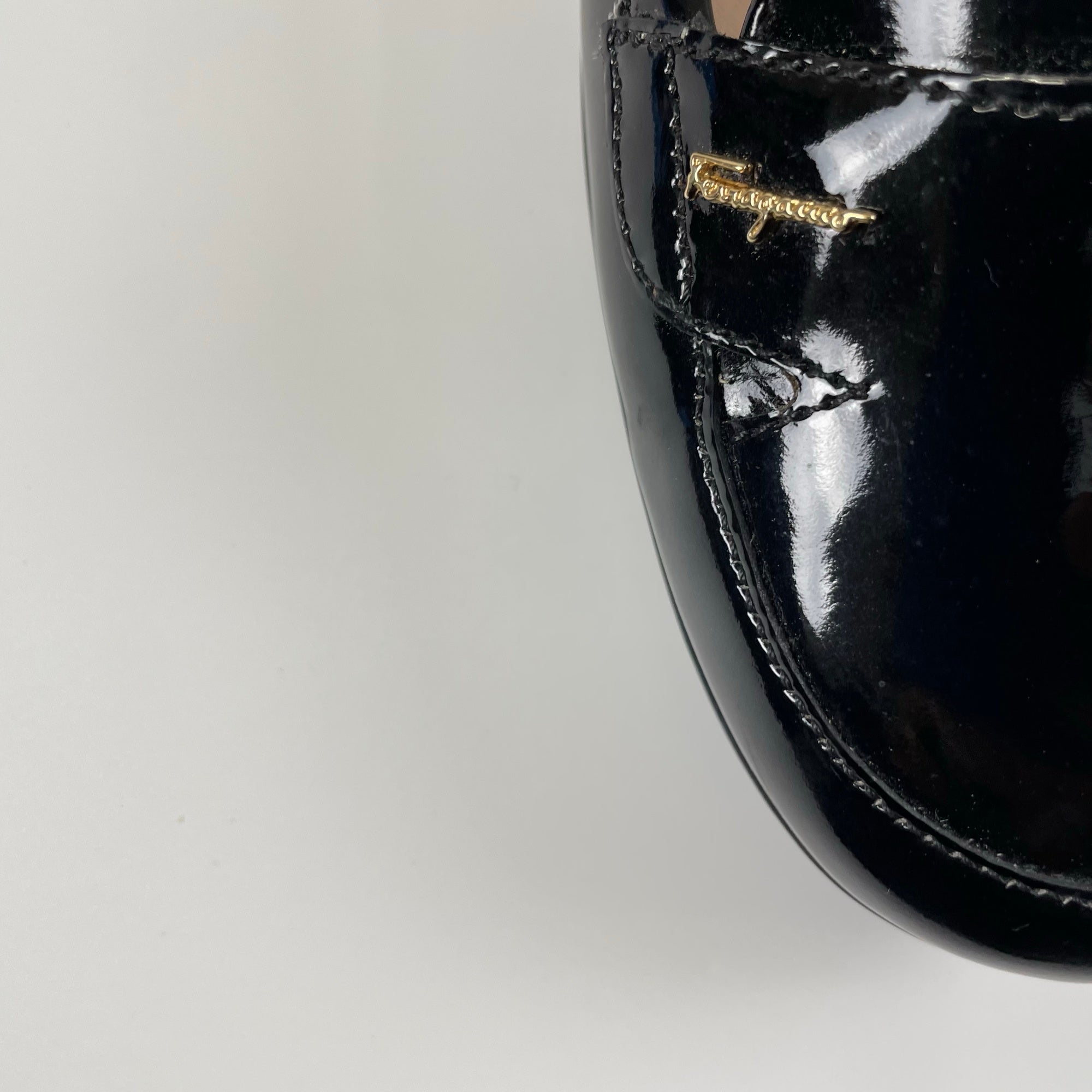 MY Ferragamo マイ フェラガモ / パテントロゴパンプス 美品 布袋付 参考定価：40,000程度 SIZE:6 1/2