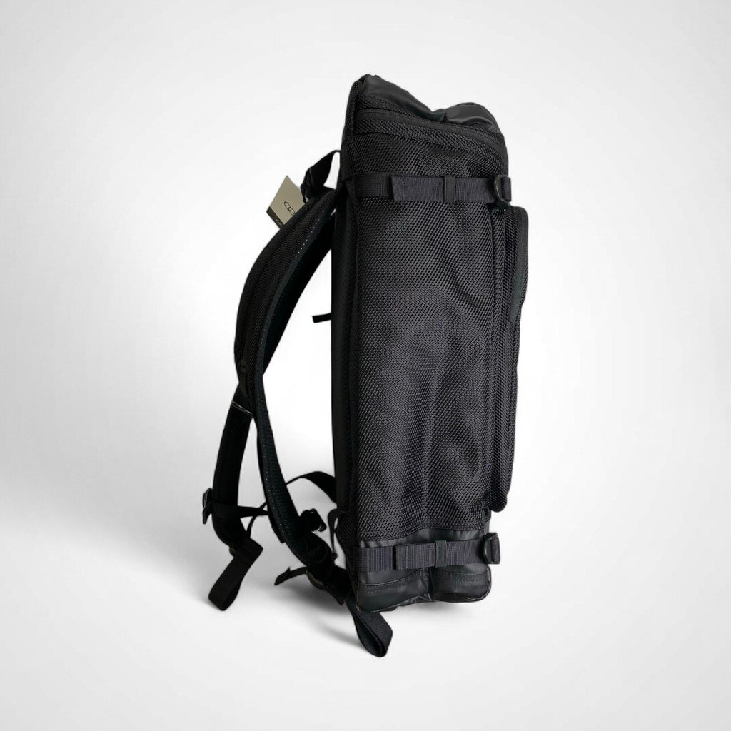 Audi アウディ EASTPAK イーストパック / quattro 多機能バックパック 未使用 参考定価：28,600+tax