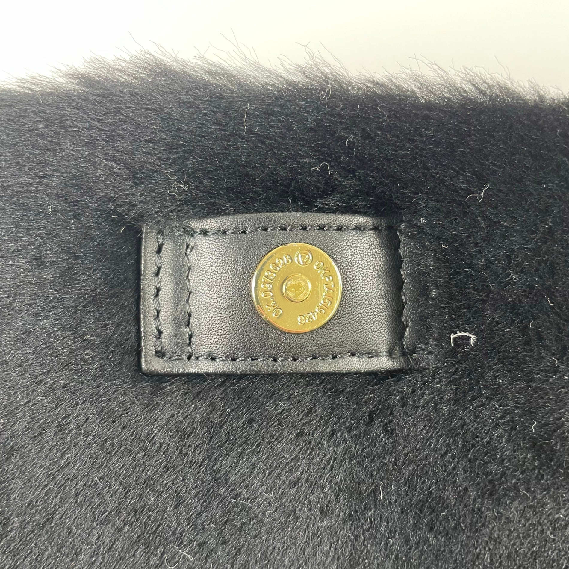 VIOLA d'ORO ヴィオラドーロ / 箔ムートンショルダーバッグ 参考定価：26,000程度