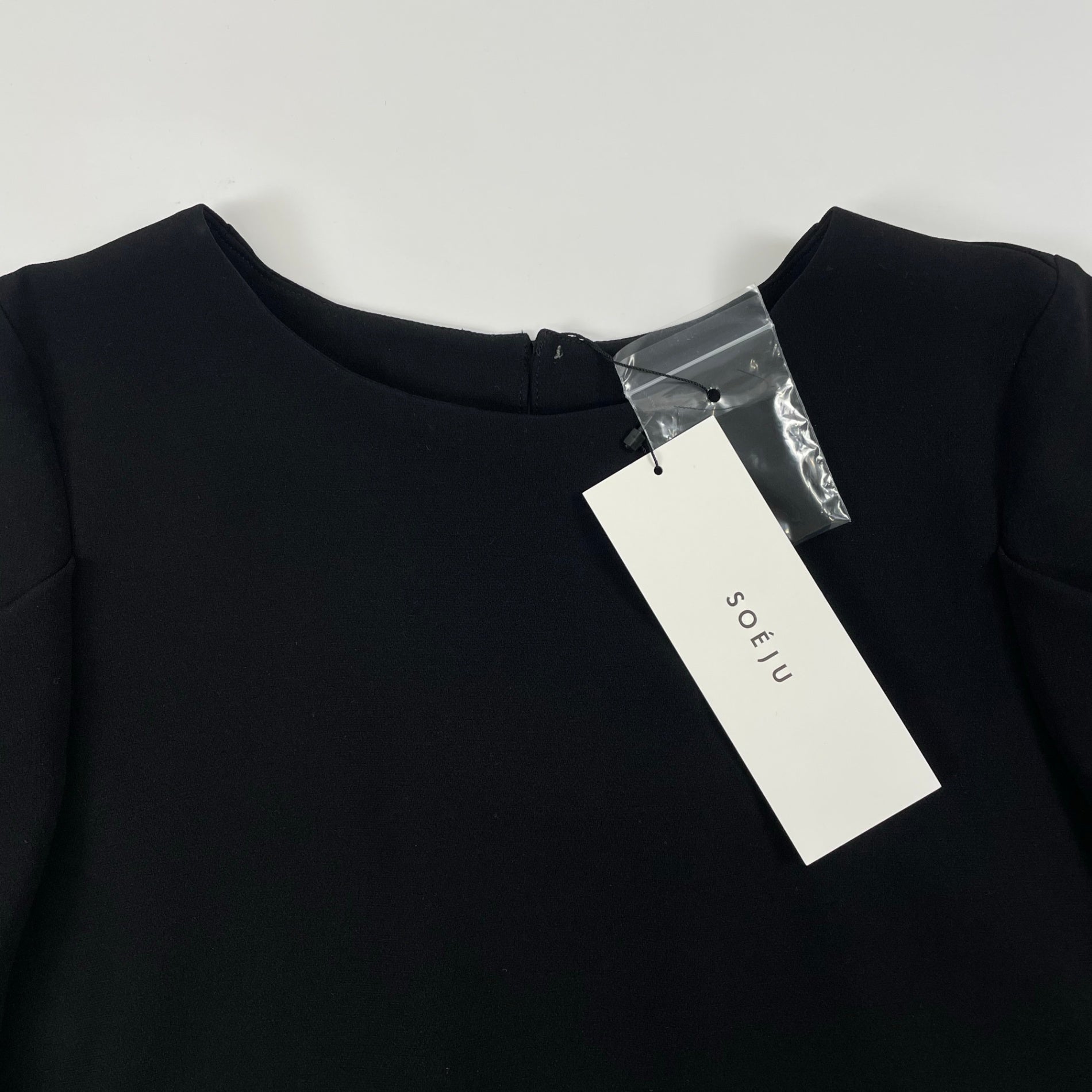 SOEJU / 肩タックブラウス 未使用品 参考定価：13,000+tax SIZE:M