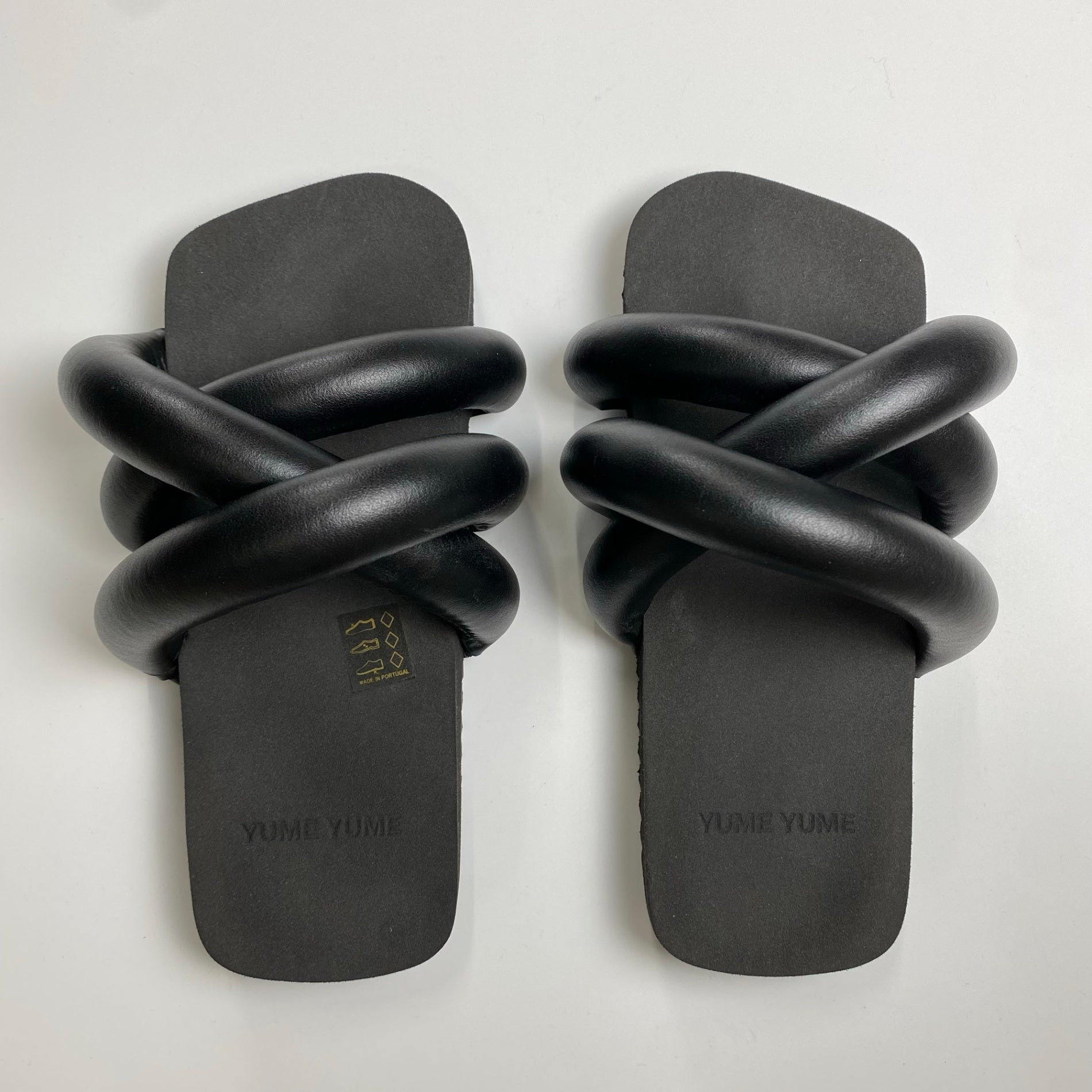 【箱・布袋付】 YUME YUME ユメユメ / TYRE SLIDE パイプサンダル ブラック 参考定価：21,000+tax SIZE:EU37(22.5-23cm程度)