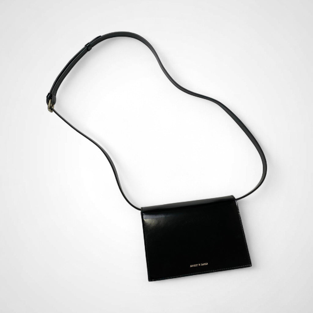 ERNEST W. BAKER アーネストダブルベイカー / GOLD EDGE MESSENGER BAG ショルダーバッグ ブラック 参考定価：55,000程度