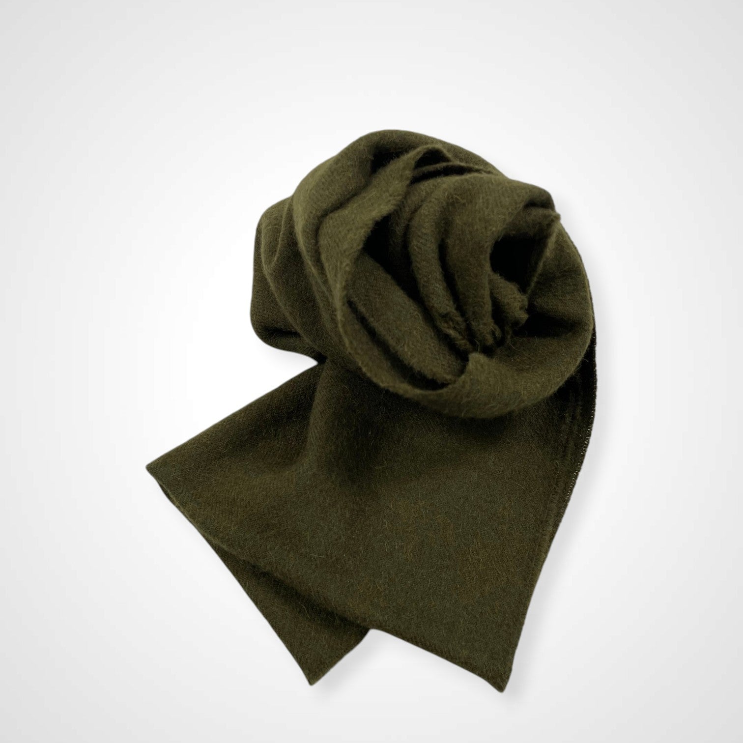 THE INOUE BROTHERS ザ イノウエ ブラザーズ / ベビーアルパカマフラー オリーブ 参考定価：15,000+tax SIZE：35×180cm