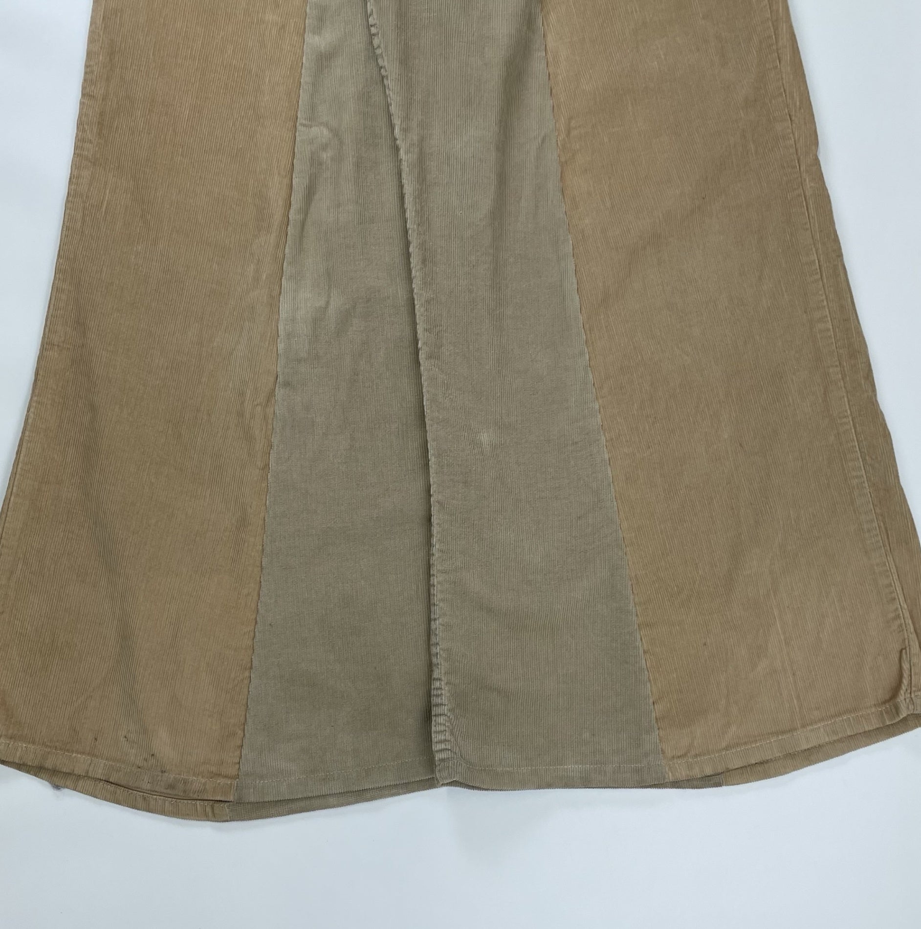 Levi's / Remake コーデュロイフレアパンツ SIZE：32