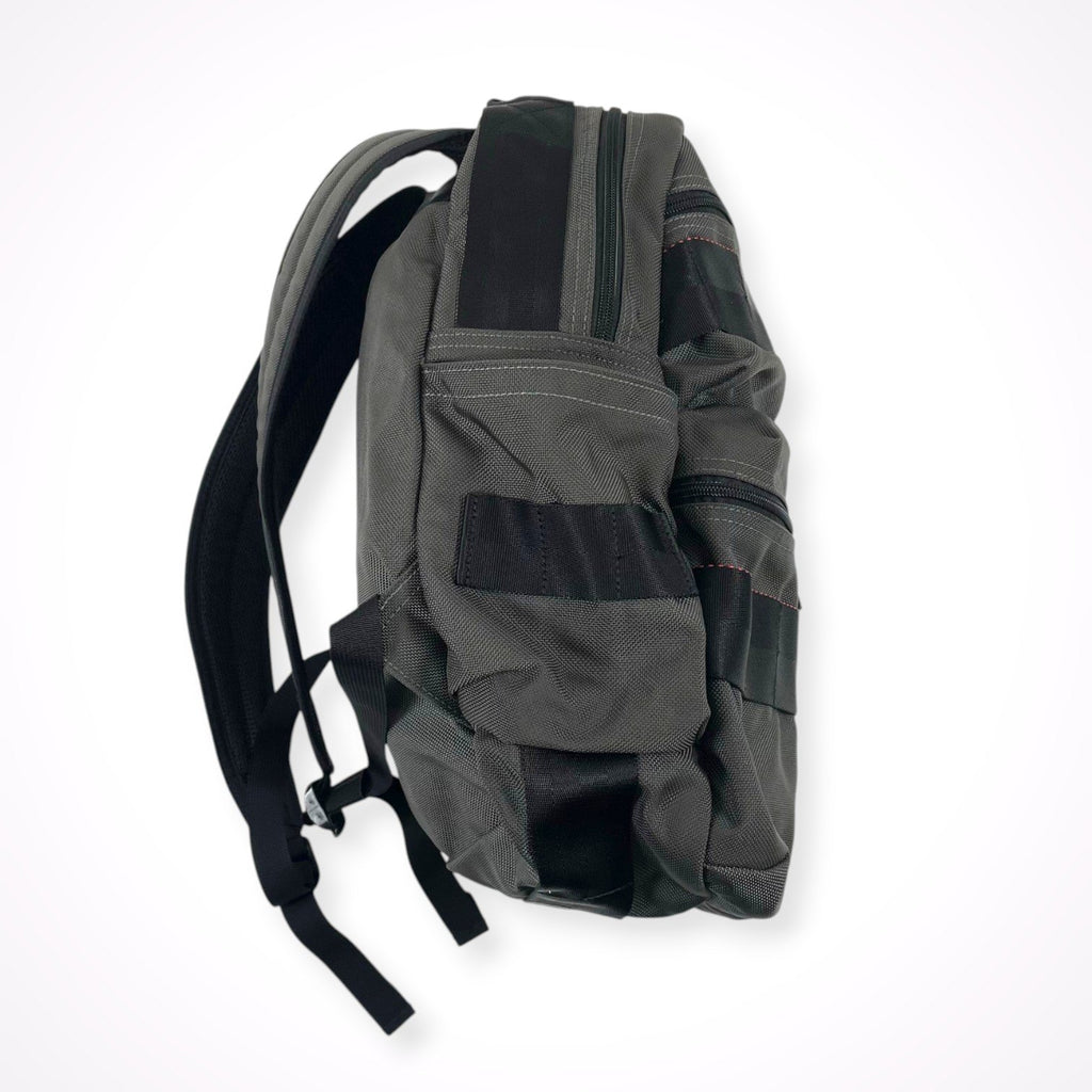 BRIEFING / ATTACK PACK 廃番STEELカラー 参考定価：60,000程度