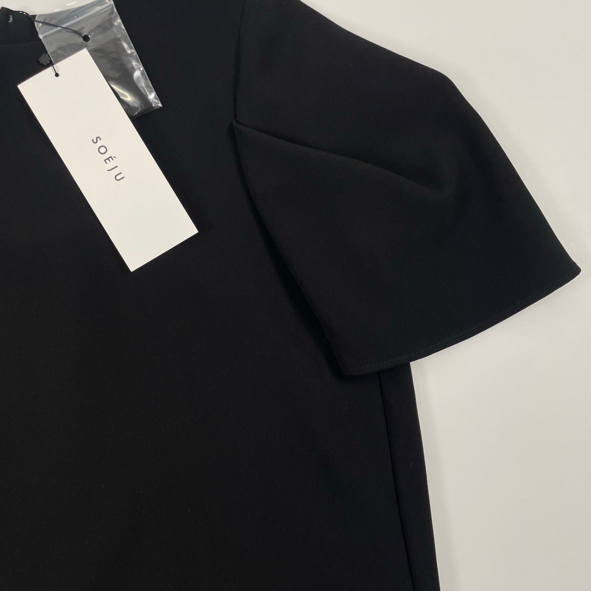 SOEJU / 肩タックブラウス 未使用品 参考定価：13,000+tax SIZE:M