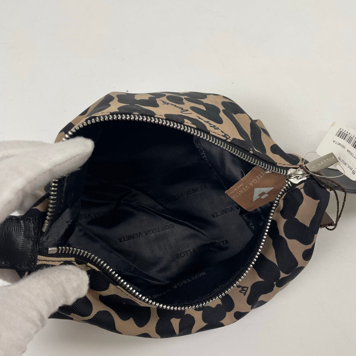 BOTTEGA VENETA / ポーチ型ハンドバッグ ベージュ×ブラック 未使用品