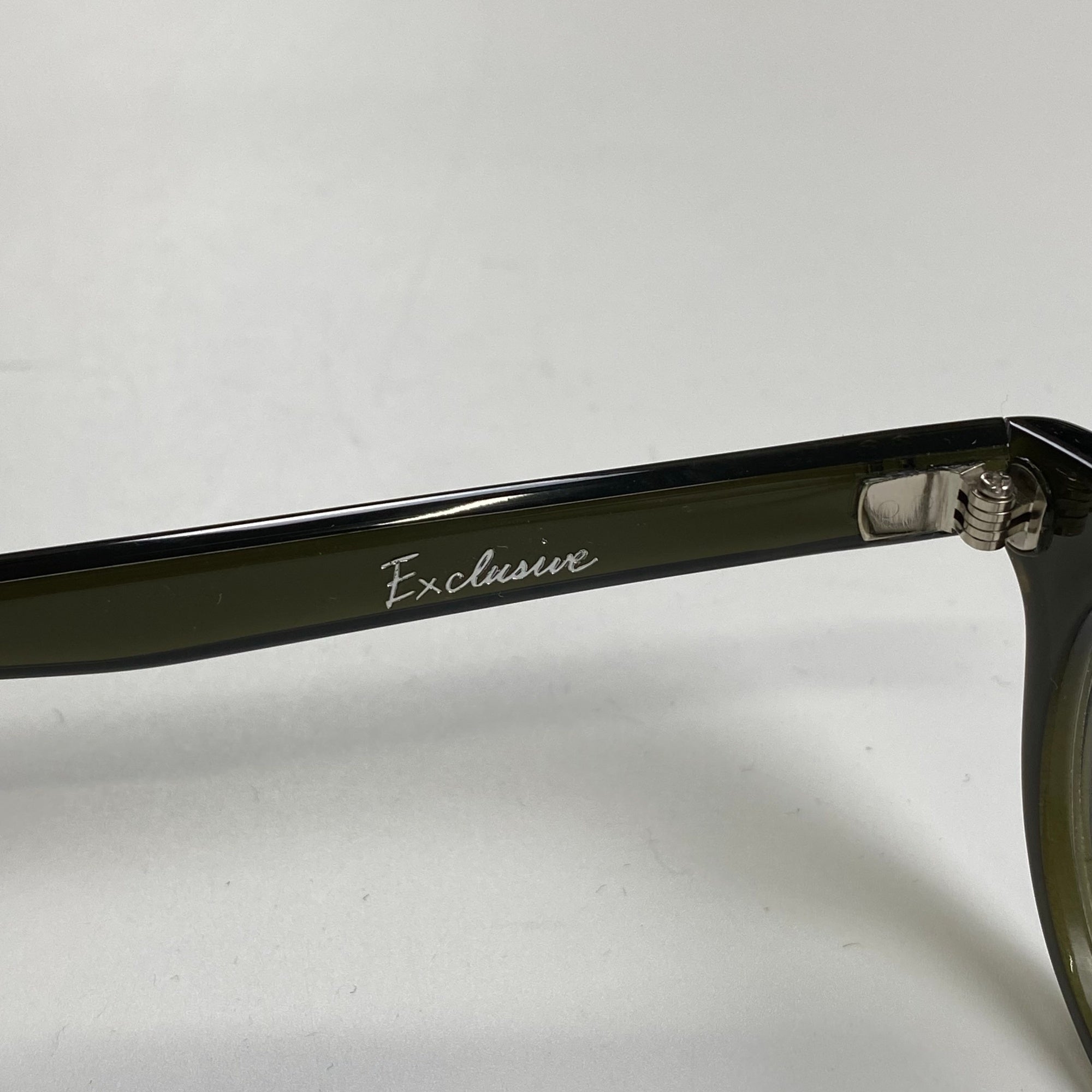 金子眼鏡 × 泰八郎謹製 【手造】シリーズ / EXCLUSIVE セルロイド ウェリントン ノー芯 カーキ 度なしクリアレンズ入り E-11 参考定価：40,000程度