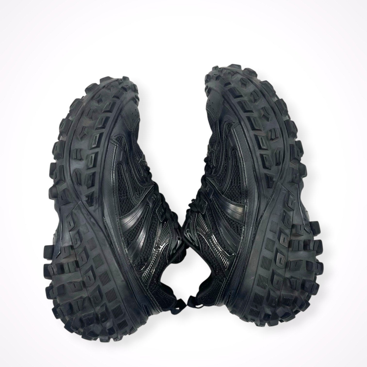 BALENCIAGA バレンシアガ / DEFENDER Bouncer 箱・袋・替え紐付 参考定価：158,000+tax SIZE:41