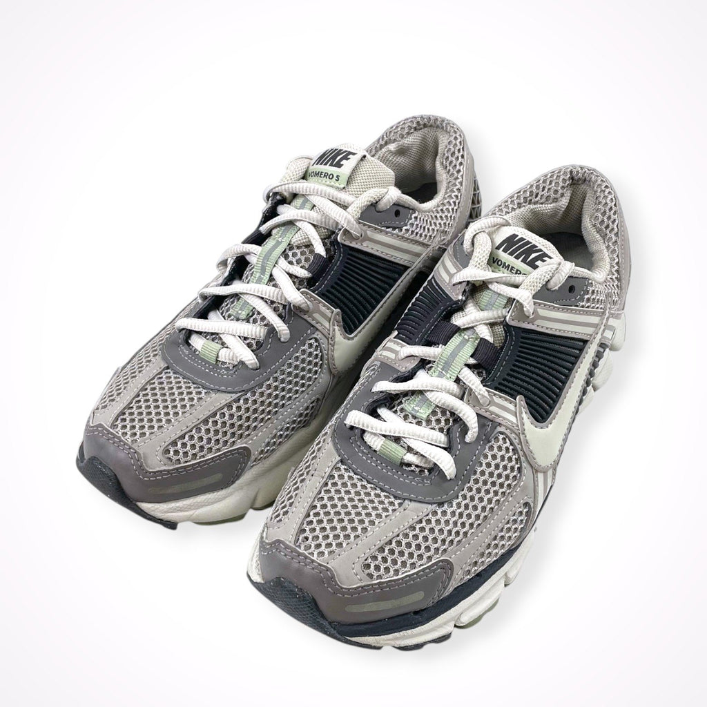NIKE / WMNS ZOOM VOMERO 5 SIZE：23.5cm