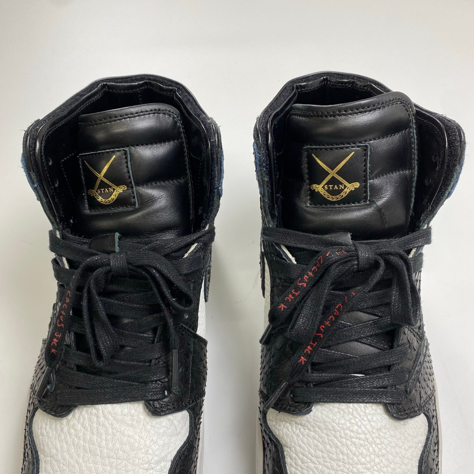 STAN GLS スタン ジーエルエス S.CURVE STUDIO / AJ1 TRAVIS パイソンカスタム 参考定価：300,000程度 SIZE：9(27cm程度)