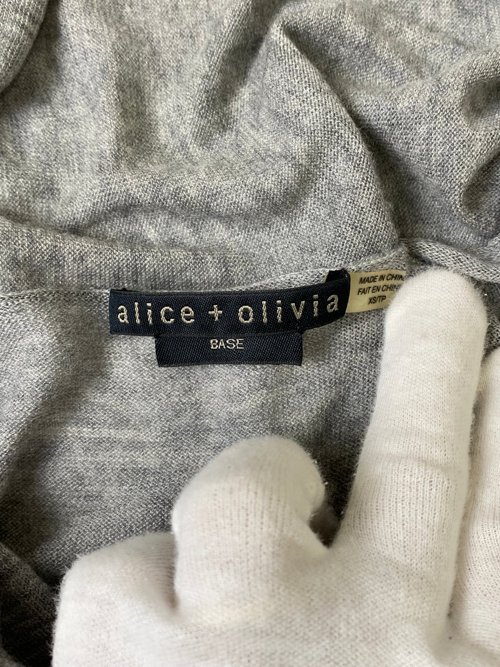 alice+olivia 変形ニット ケリー・ラザフォード着用