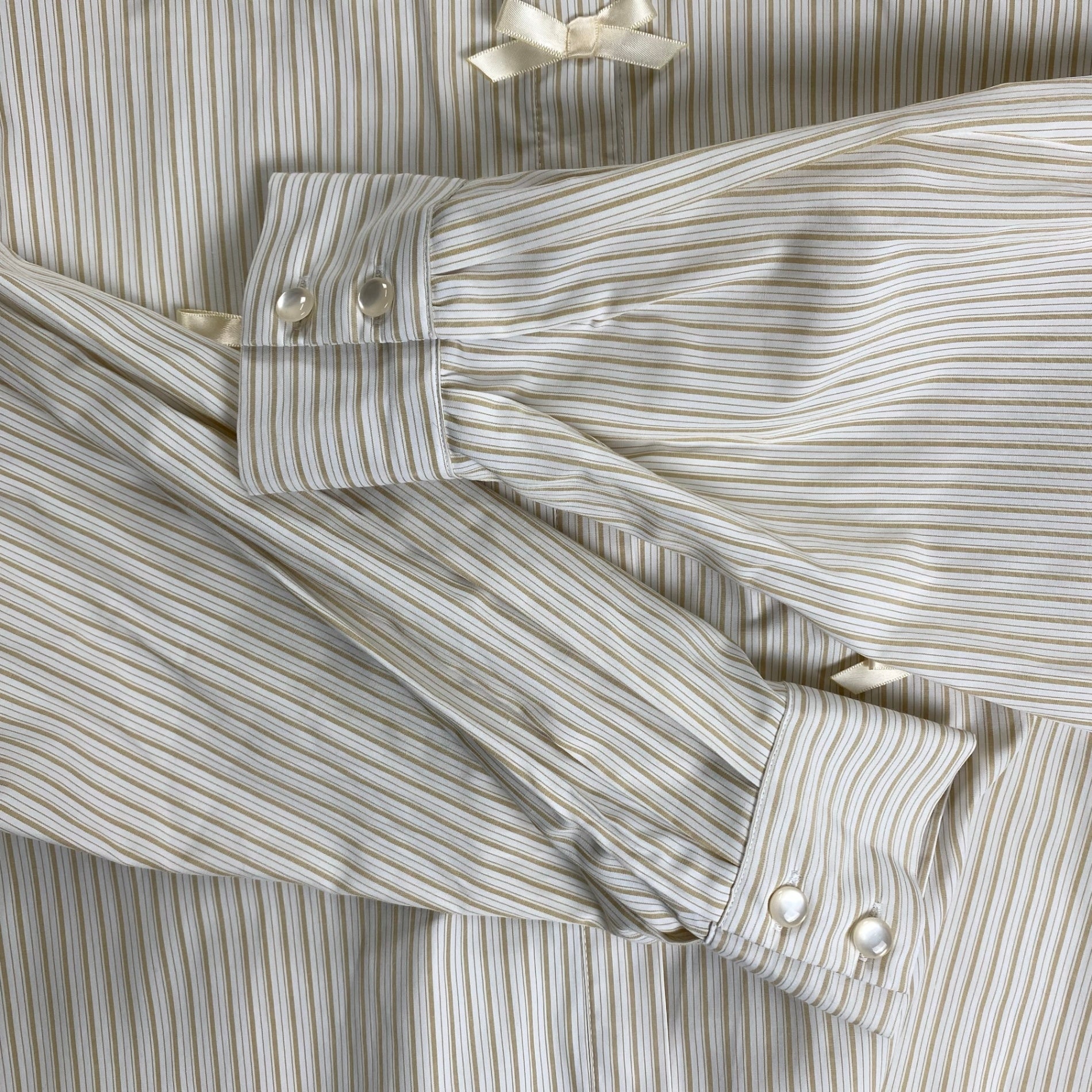 F i.n.t フィント / プチリボンストライプビッグシャツ ホワイト×ベージュ 参考定価：7,800+tax SIZE:FREE