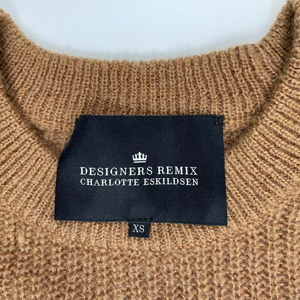 DESIGNERS REMIX CHARLOTTE ESKILDSEN デザイナーズ リミックス / オープンショルダーニット ブラウン 参考定価：33,000程度 SIZE：XS