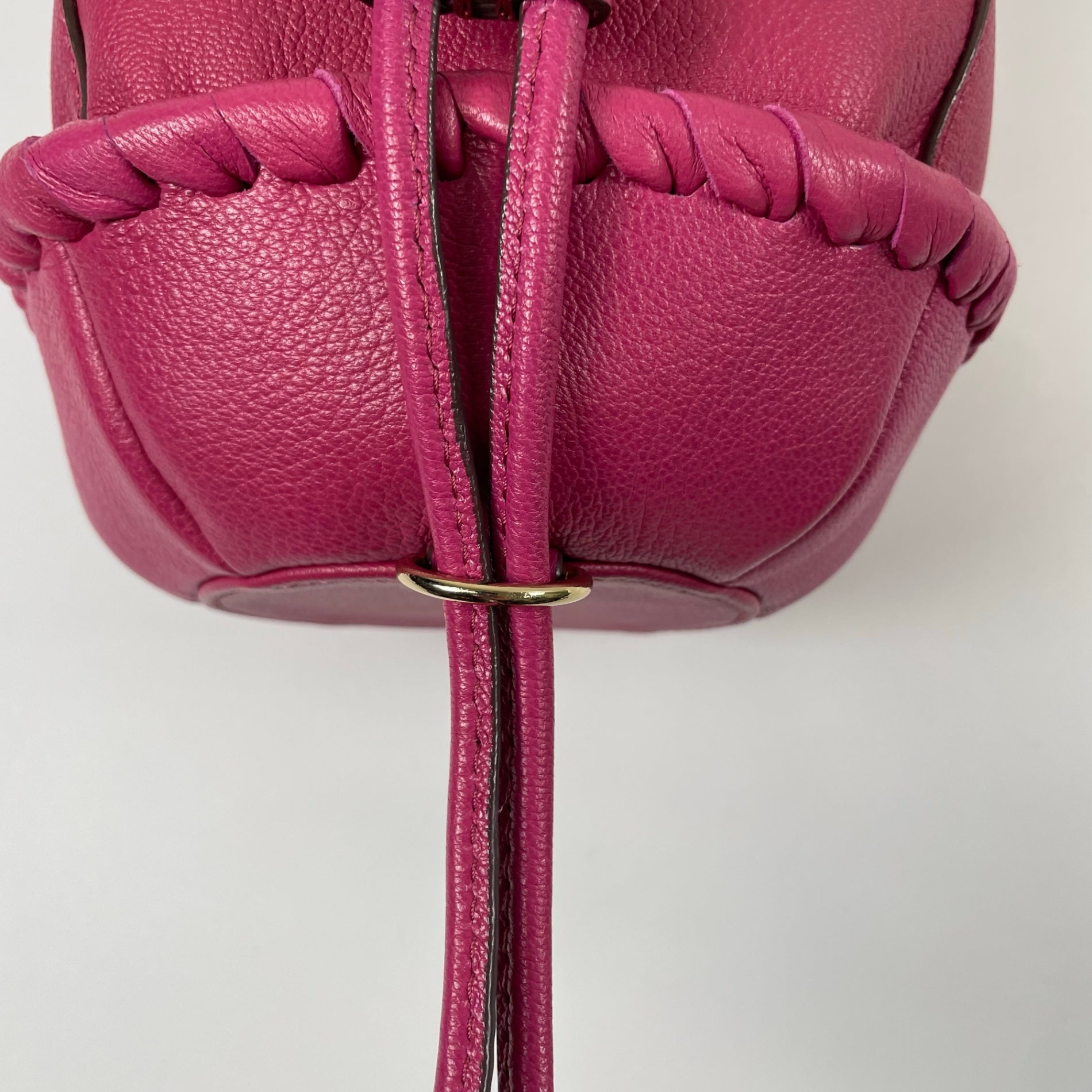 mica della valle ミカデラヴァッレ / 巾着型レザーショルダーバッグ 参考定価：20,000程度