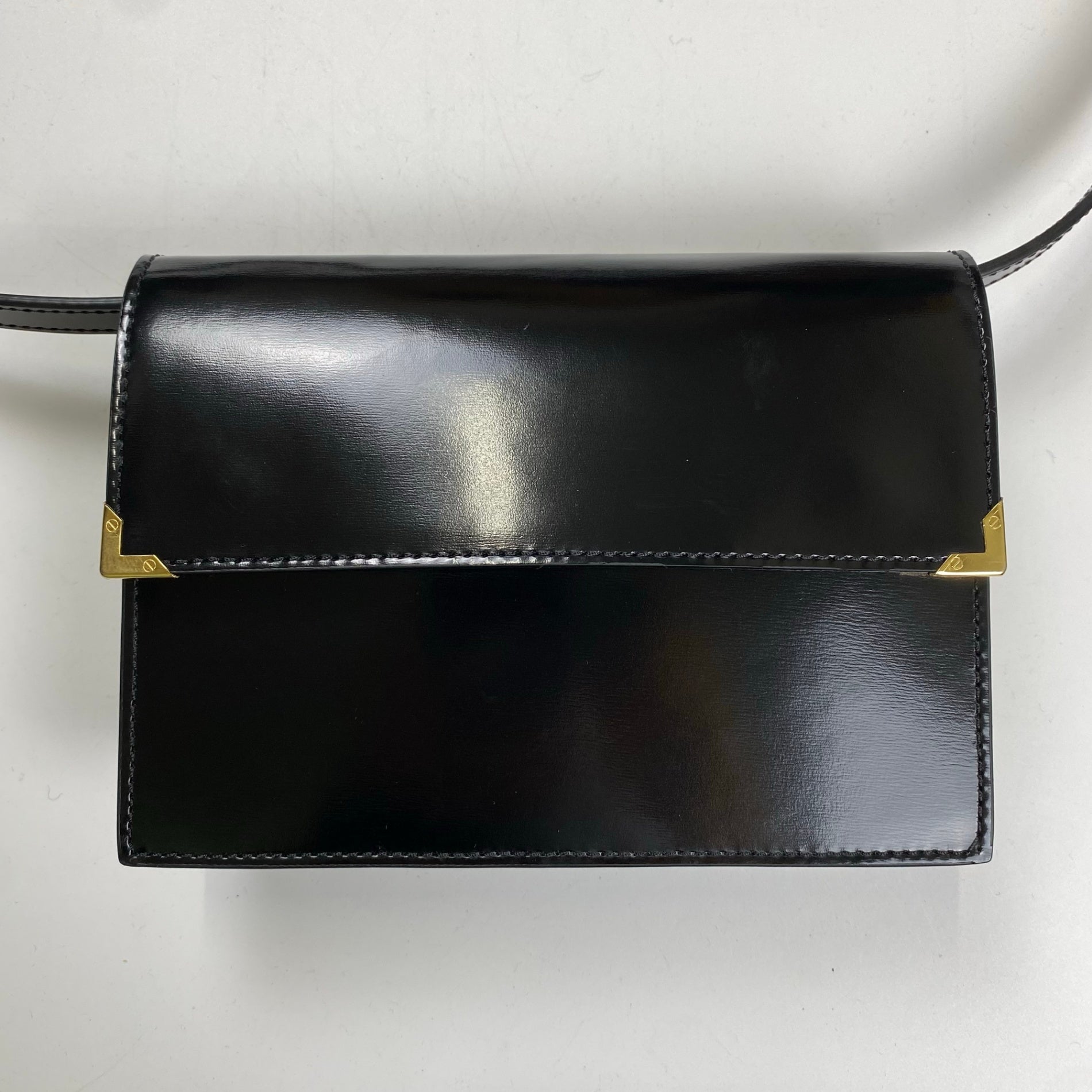 ERNEST W. BAKER アーネストダブルベイカー / GOLD EDGE MESSENGER BAG ショルダーバッグ ブラック 参考定価：55,000程度