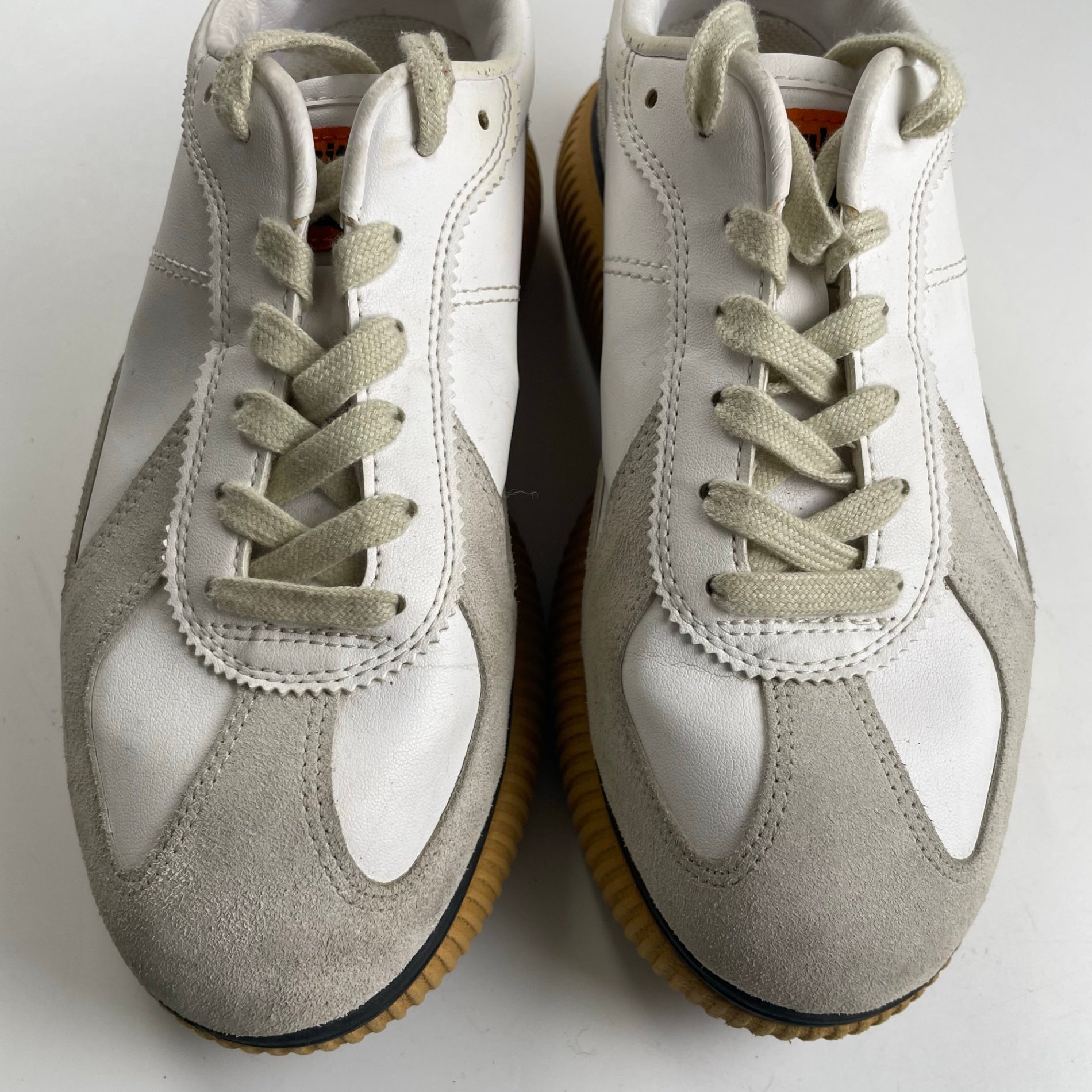 onitsuka tiger オニツカタイガー / DELECITY 厚底スニーカー 参考定価：16,000+tax SIZE:23.5cm