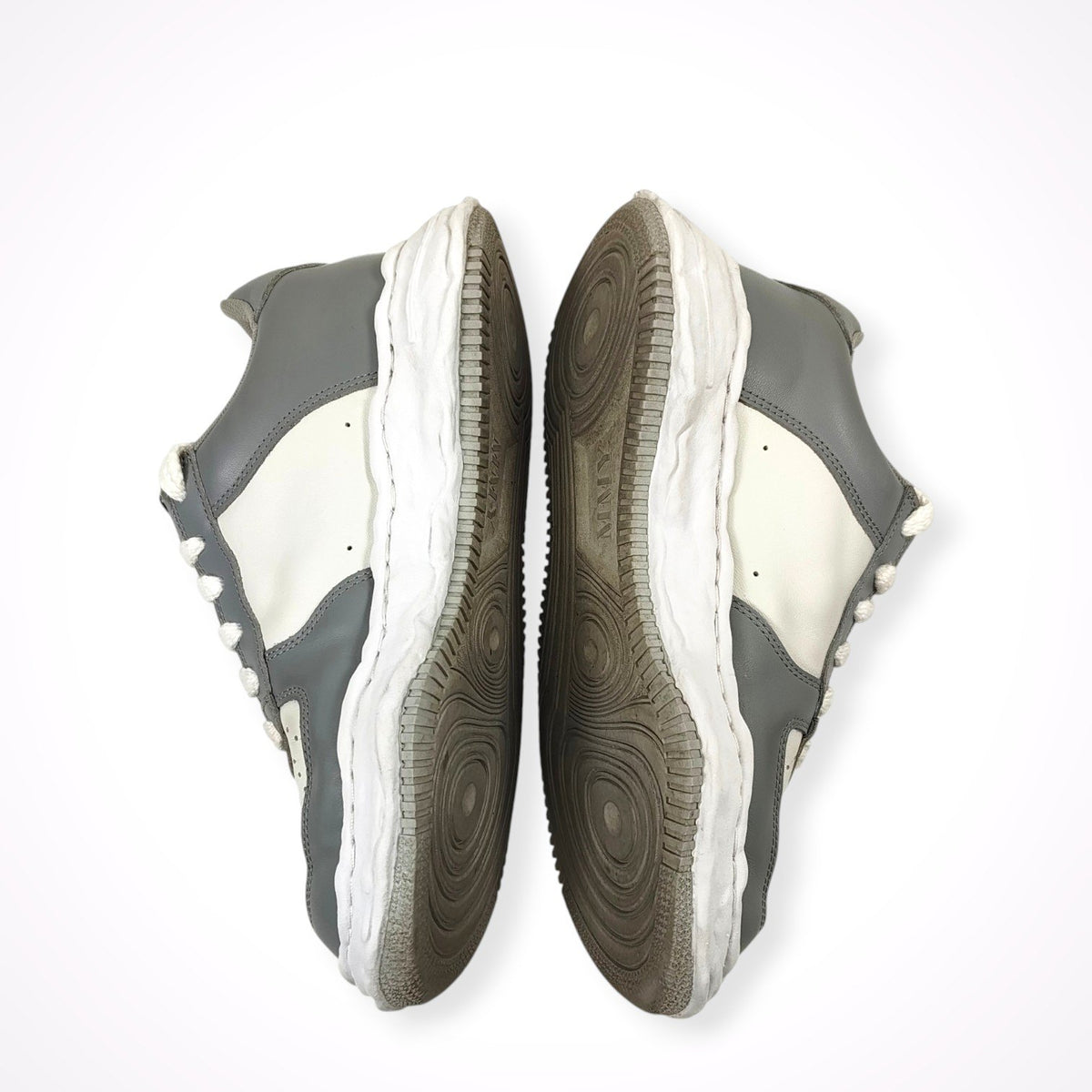 Maison MIHARA YASUHIRO / WAYNE LOW ホワイト×グレー 参考定価：42,000+tax SIZE:43