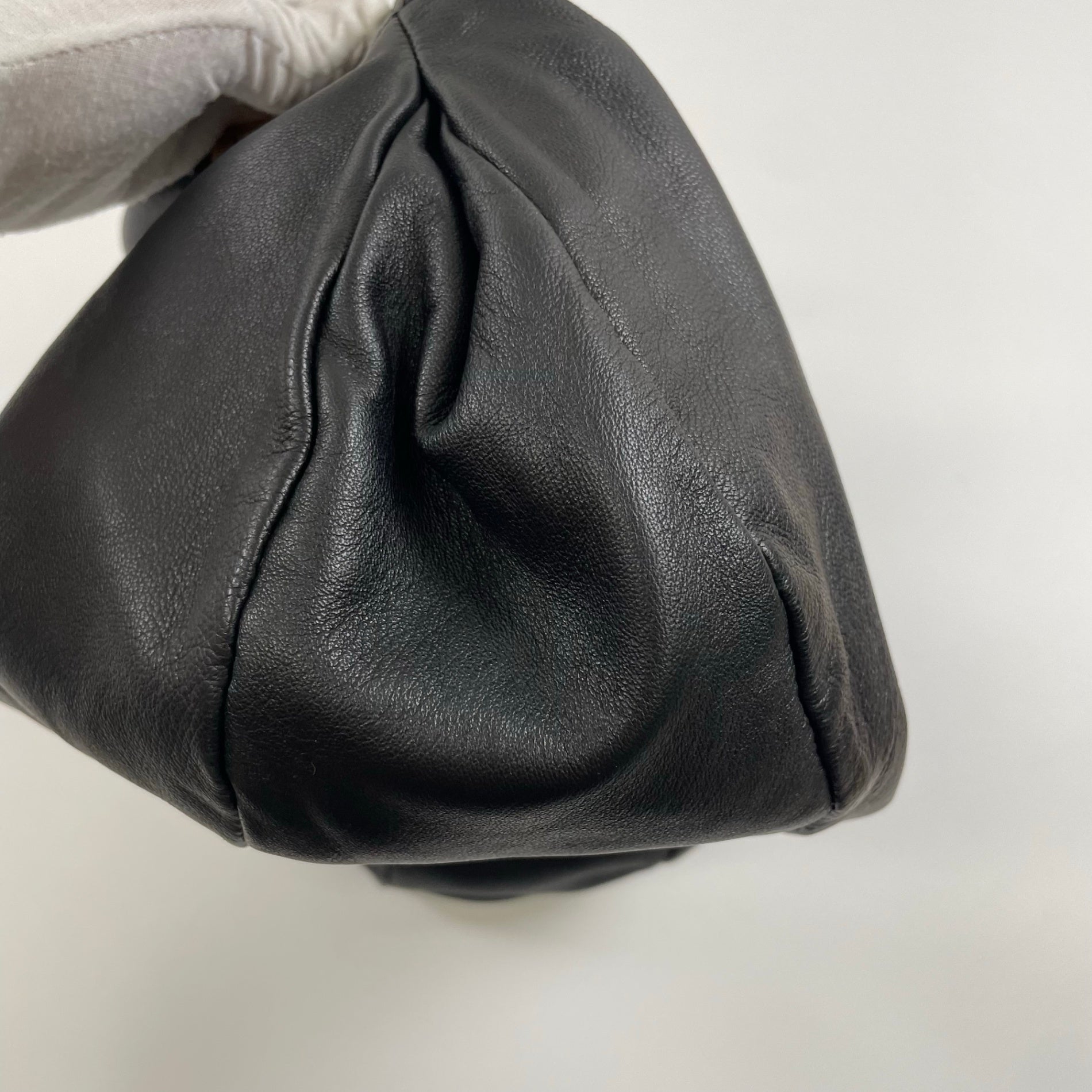 EMPORIO ARMANI / レザーボールハンドバッグ 参考定価：120,000程度