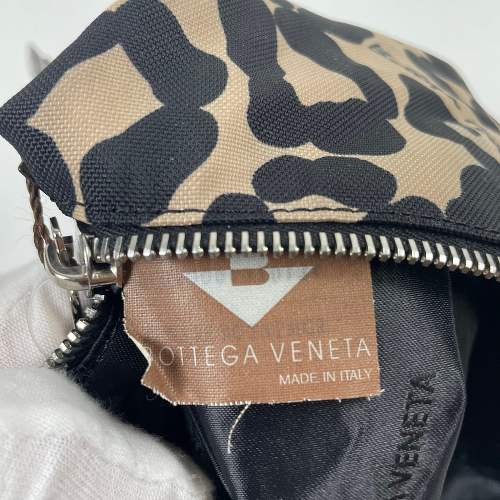 BOTTEGA VENETA / ポーチ型ハンドバッグ ベージュ×ブラック 未使用品