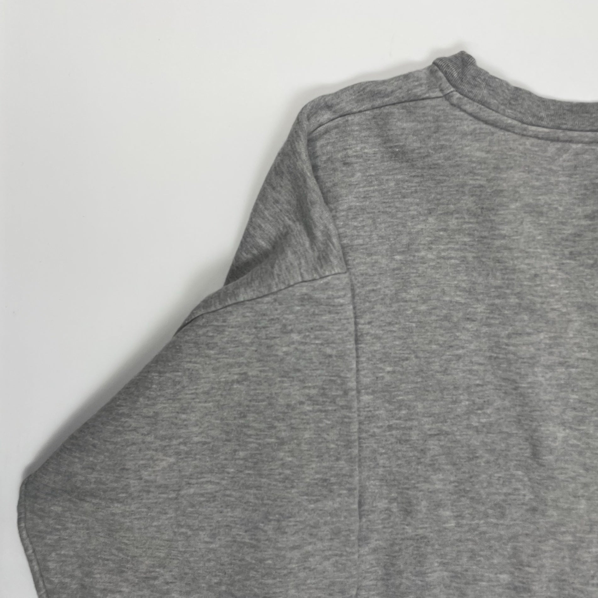 WELLDER ウェルダー / Flutter Tail Buck Side Tucked Crewneck グレー 参考定価：16,000+tax SIZE:3