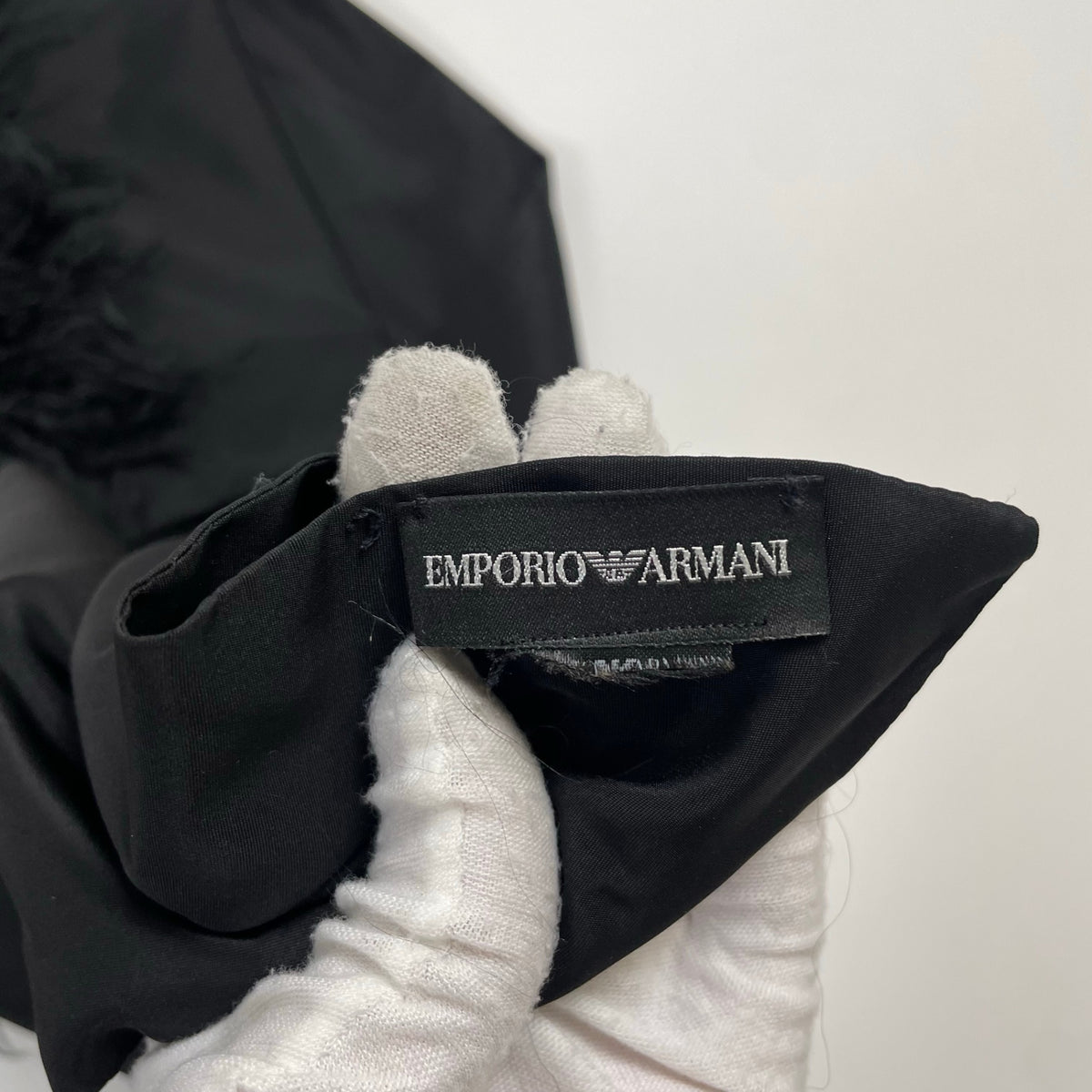 EMPORIO ARMANI / ループファーストール ブラック 参考定価：65,000程度