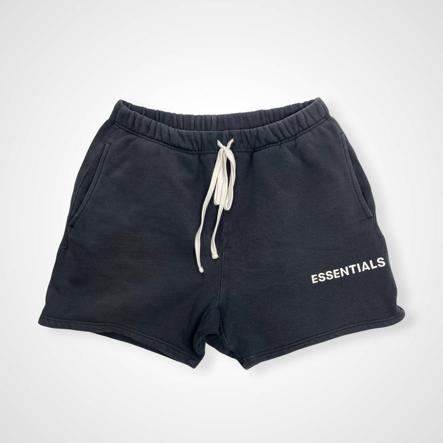 【値下げしました】ESSENTIALS スウェットハーフパンツ ESSENTIALS エッセンシャルズ / ロゴスウェットハーフパンツ ブラック