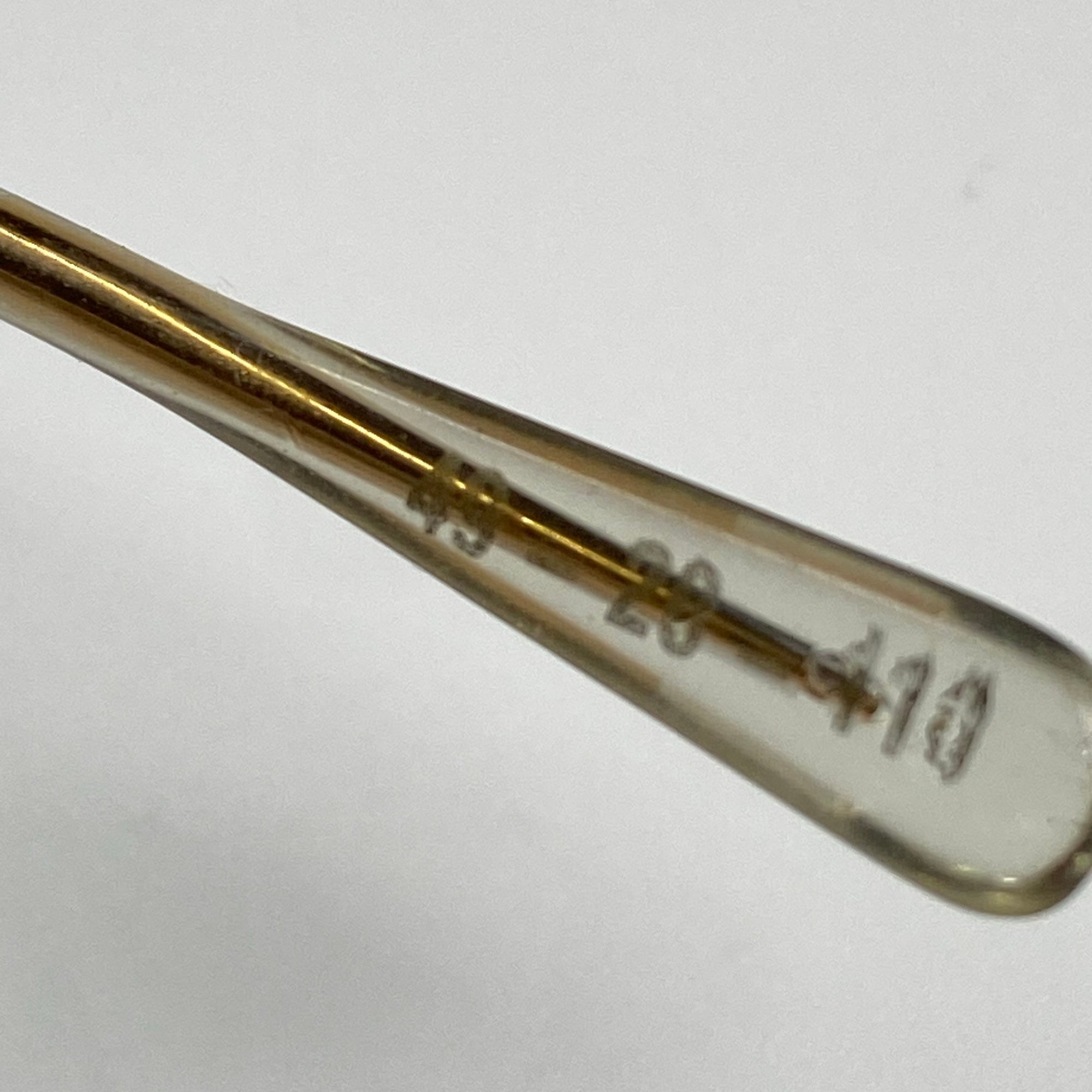 【70年代 デッドストック】 Hilton Classic ヒルトン クラシック / PANTO パント型 アイウェア 伊達メガネ デモレンズ入 K14 ロールドゴールド SIZE:49-20 111