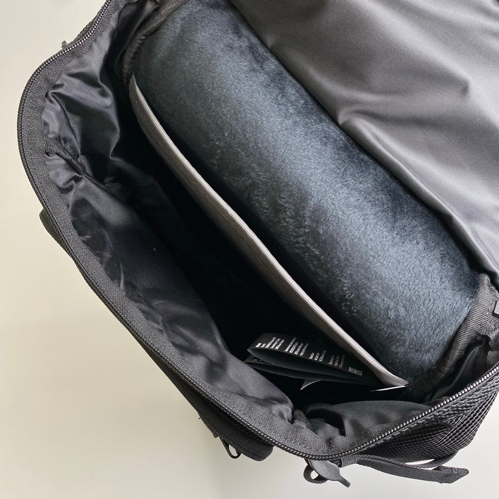 Audi アウディ EASTPAK イーストパック / quattro 多機能バックパック 未使用 参考定価：28,600+tax