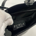 FURLA / パテントレザー フラワーチャームトートバッグ ブラック
