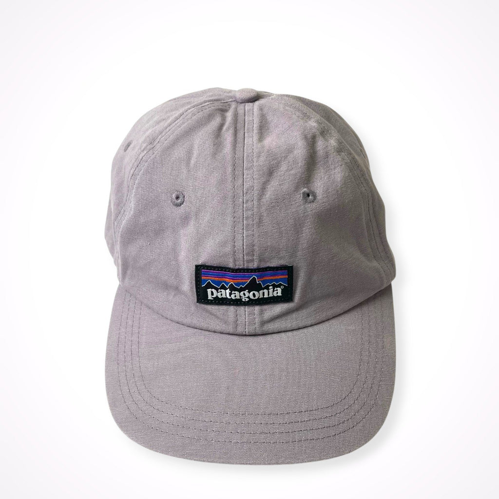 patagonia / P-6ラベルキャップ グレーパープル