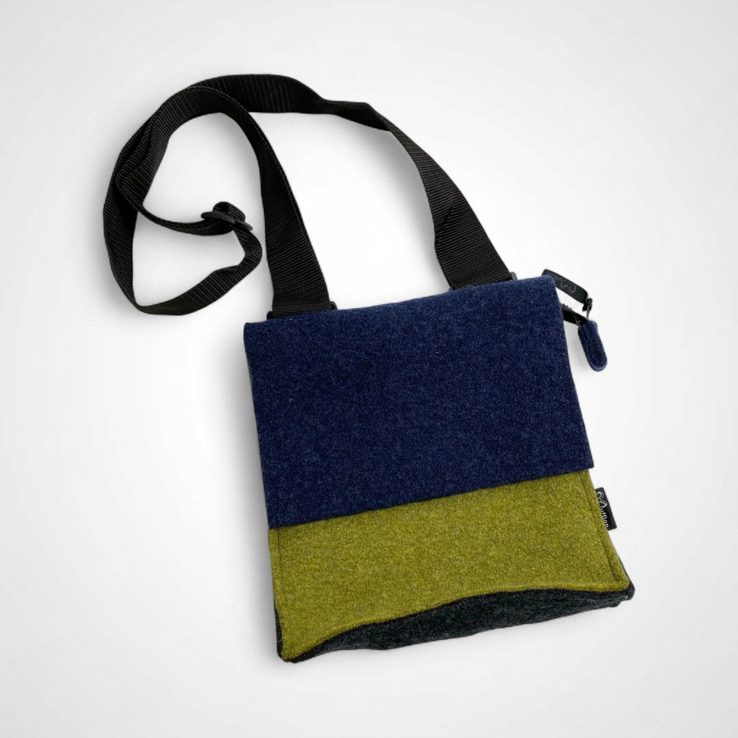 Mufflon マフロン / ショルダーバッグ フェルト 参考定価：20,000程度