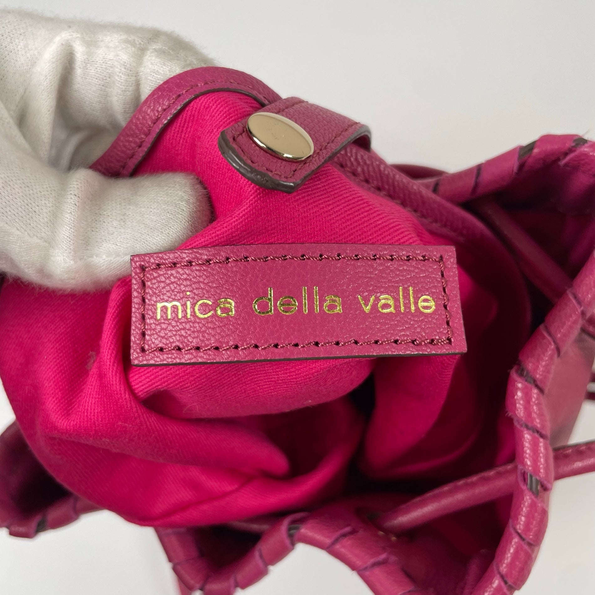 mica della valle ミカデラヴァッレ / 巾着型レザーショルダーバッグ 参考定価：20,000程度